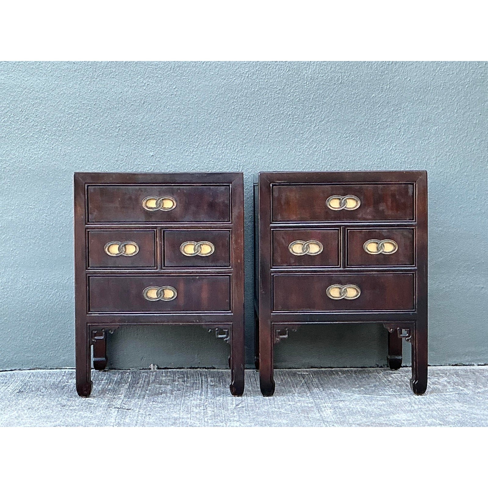 Vintage Henredon Fretwork Nightstands - A Pair - Detail view