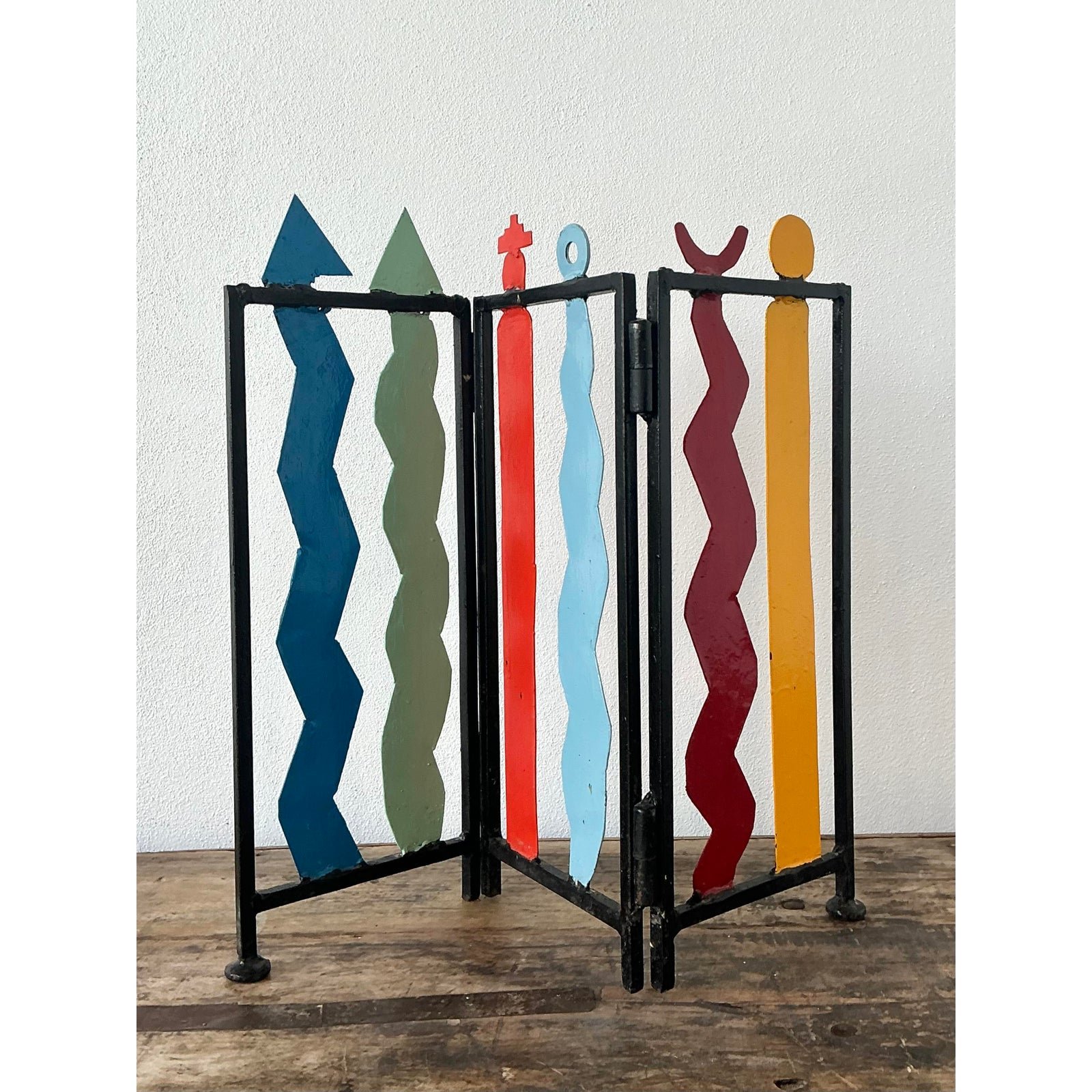 Vintage Postmodern Table Top Screen - Detail view
