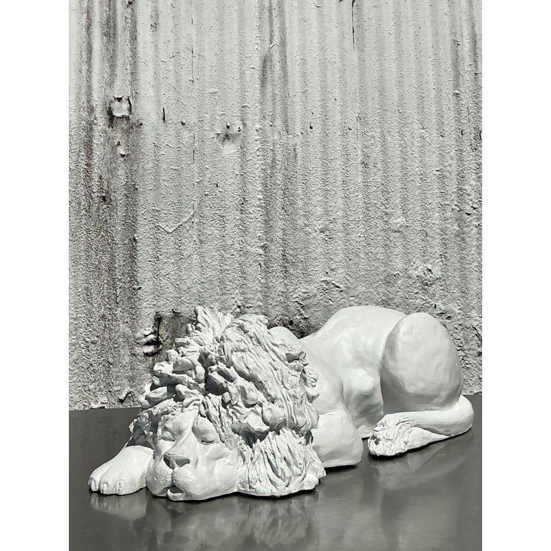 Vintage Boho 1974 Monumental Jaru Plaster Lion - Detail view