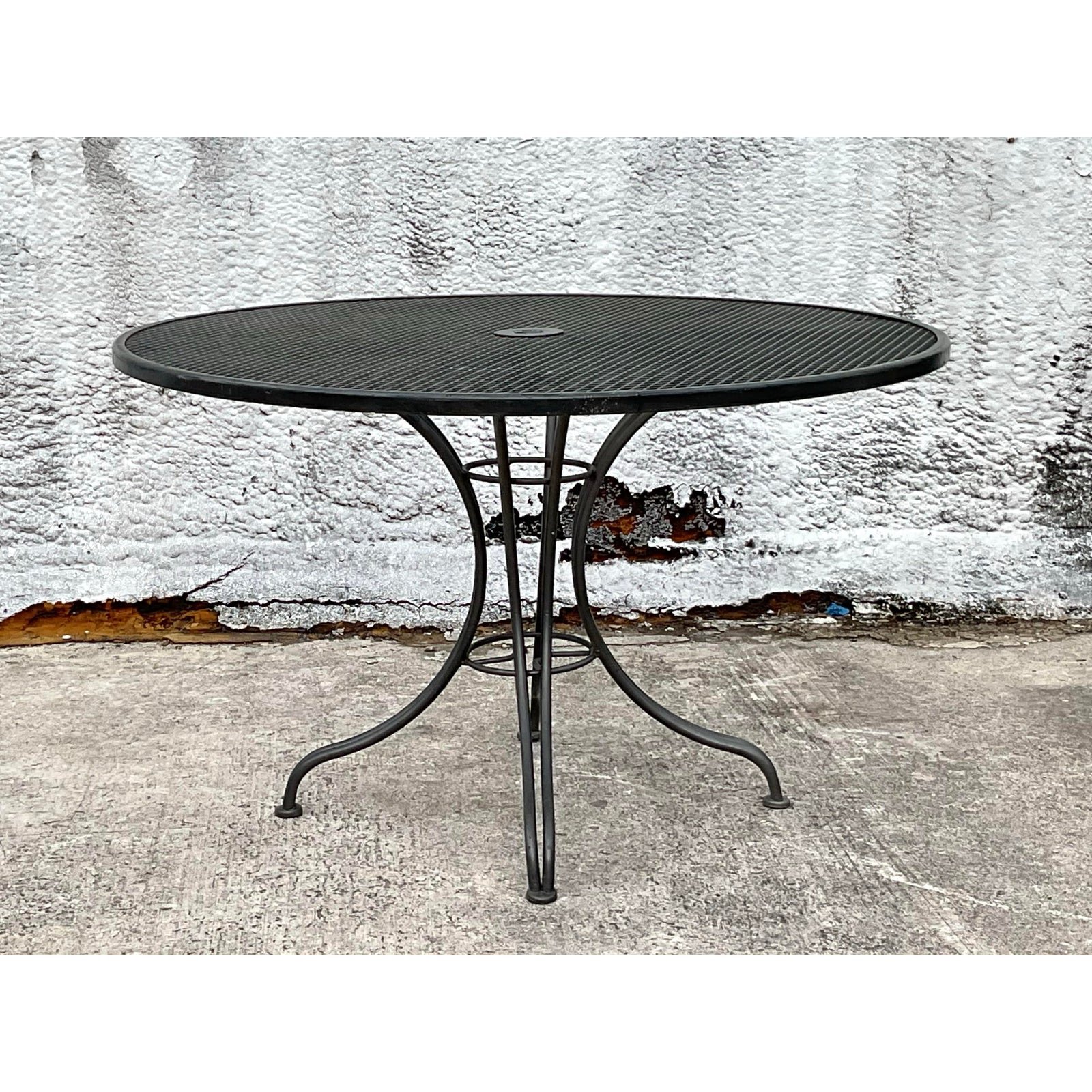 Mid 20th Century Black Wrought Iron Dining Table After Russell Woodard - Detail view
