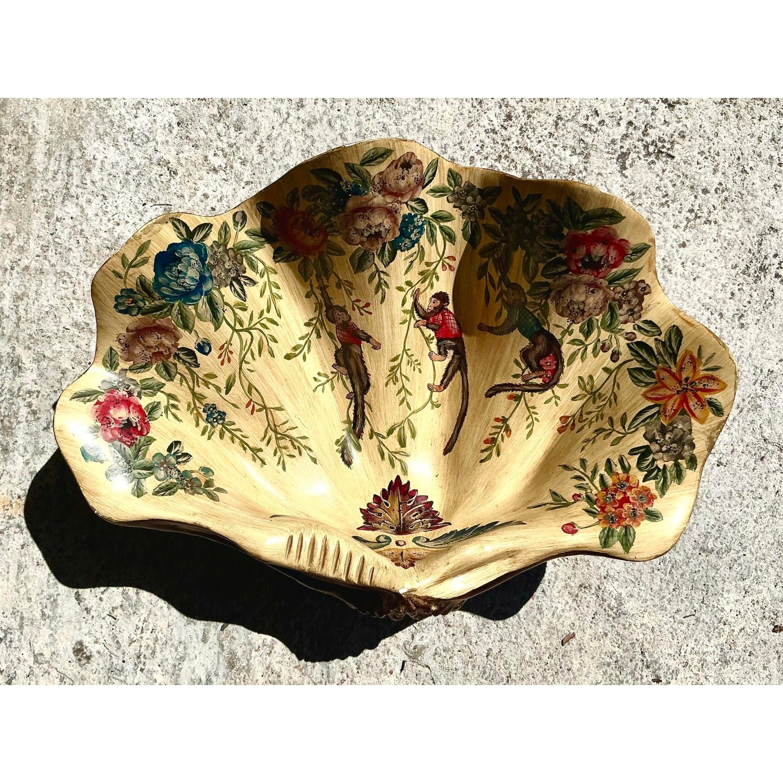 Vintage Regency Hand Painted Faux Clam Shell - Detail view