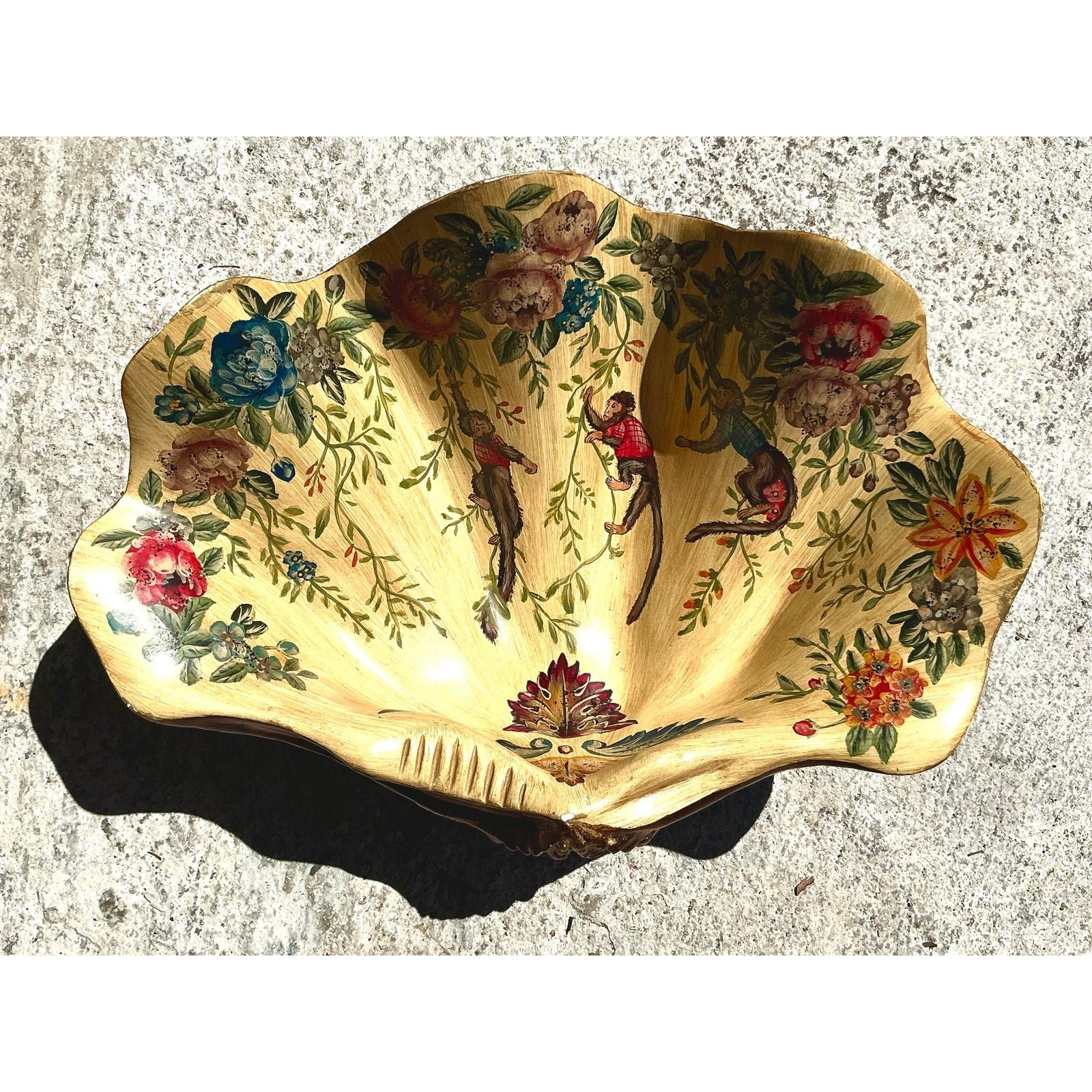 Vintage Regency Hand Painted Faux Clam Shell - Back view