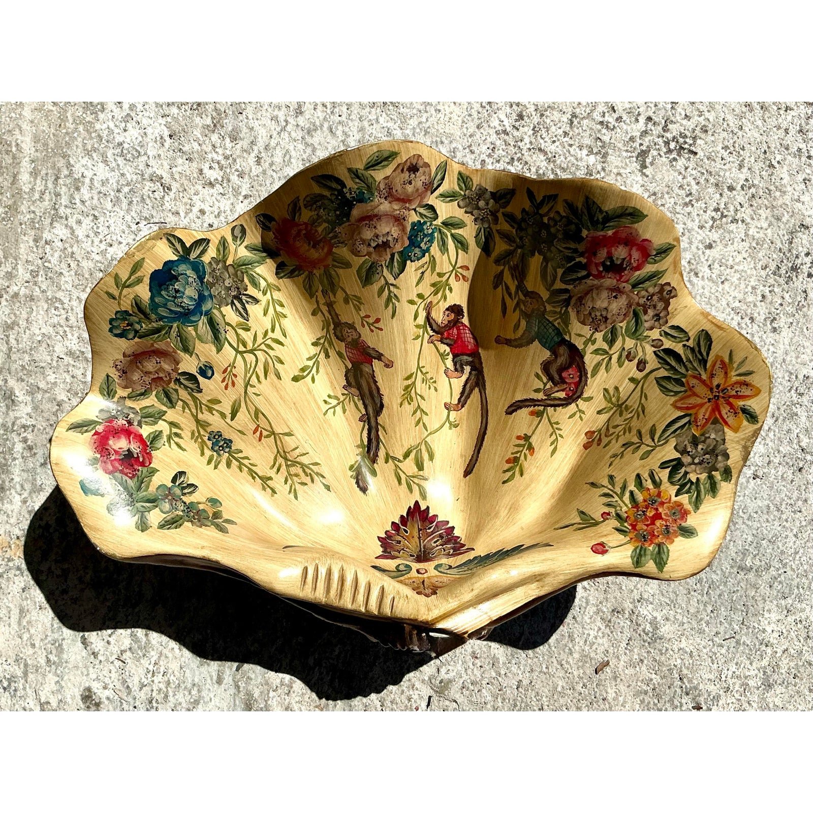 Vintage Regency Hand Painted Faux Clam Shell - Side view