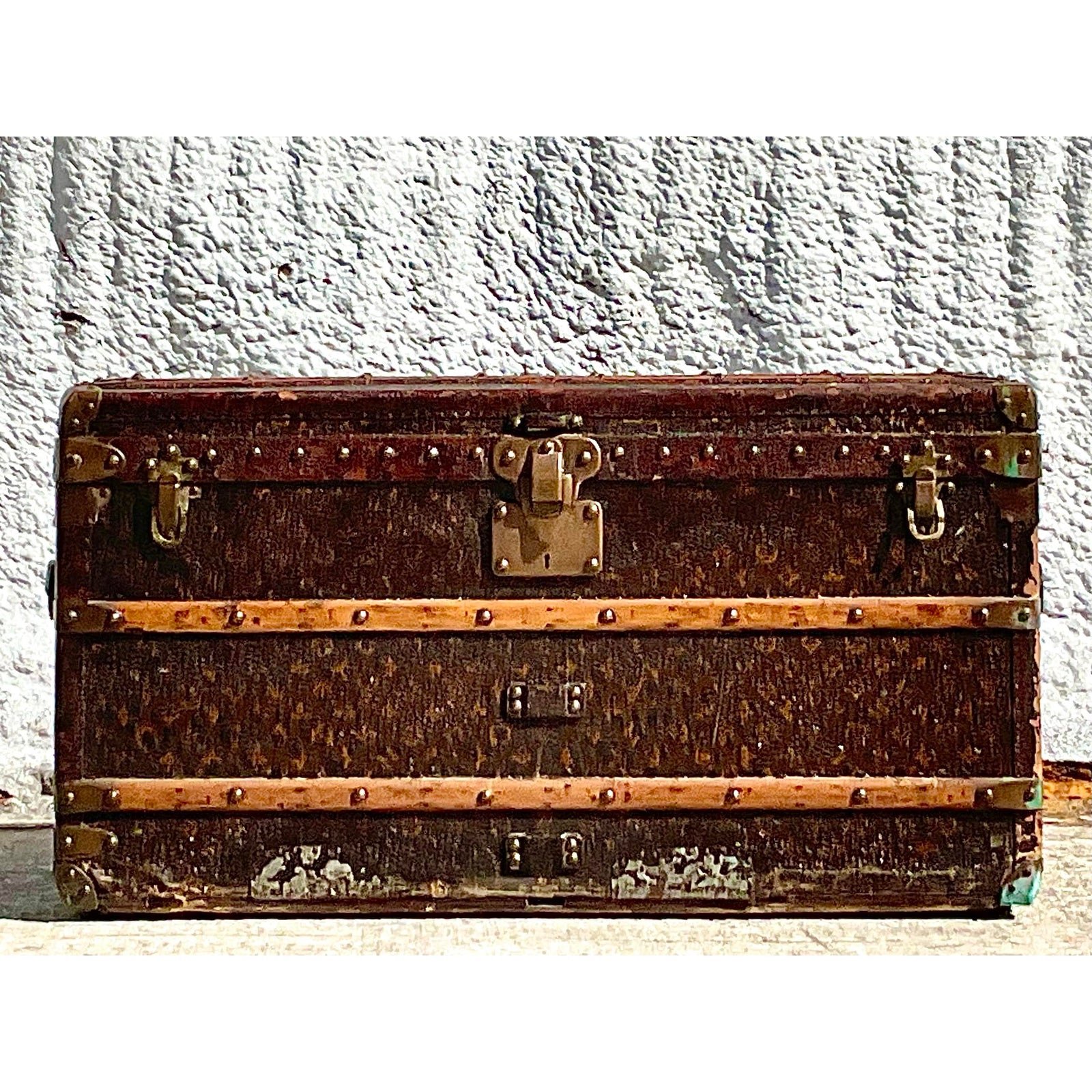 Vintage Boho Louis Vuitton Steamer Trunk - Detail view