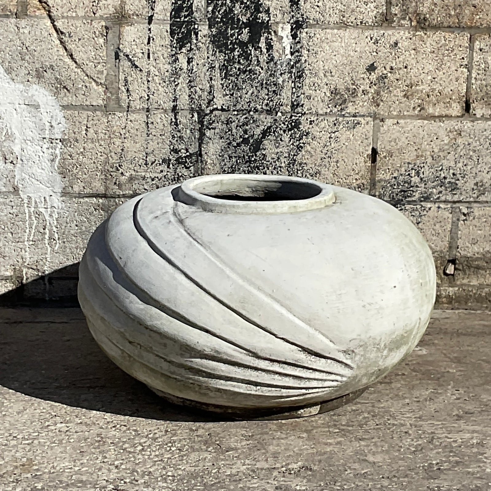 Vintage White Deco Style Terracotta Planter With Ridges - Back view