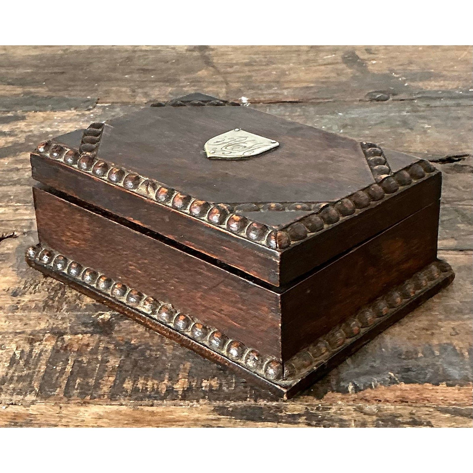 Vintage Monogrammed Carved Bead Trim Box - Detail view