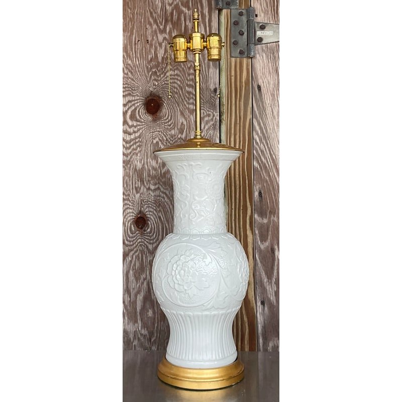 Vintage Regency Blanc De Chine Glazed Ceramic Lamp - Detail view
