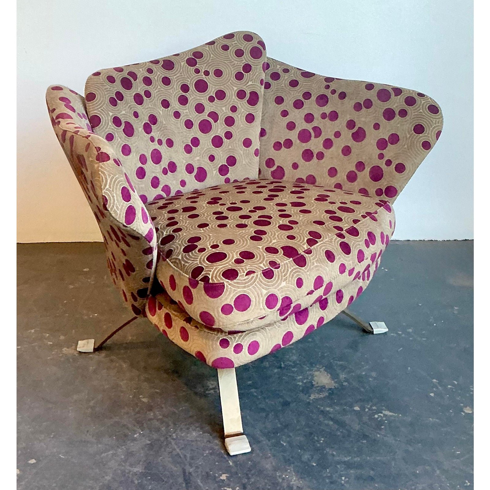 Vintage Italian Biomorphic Lounge Chair - Detail view