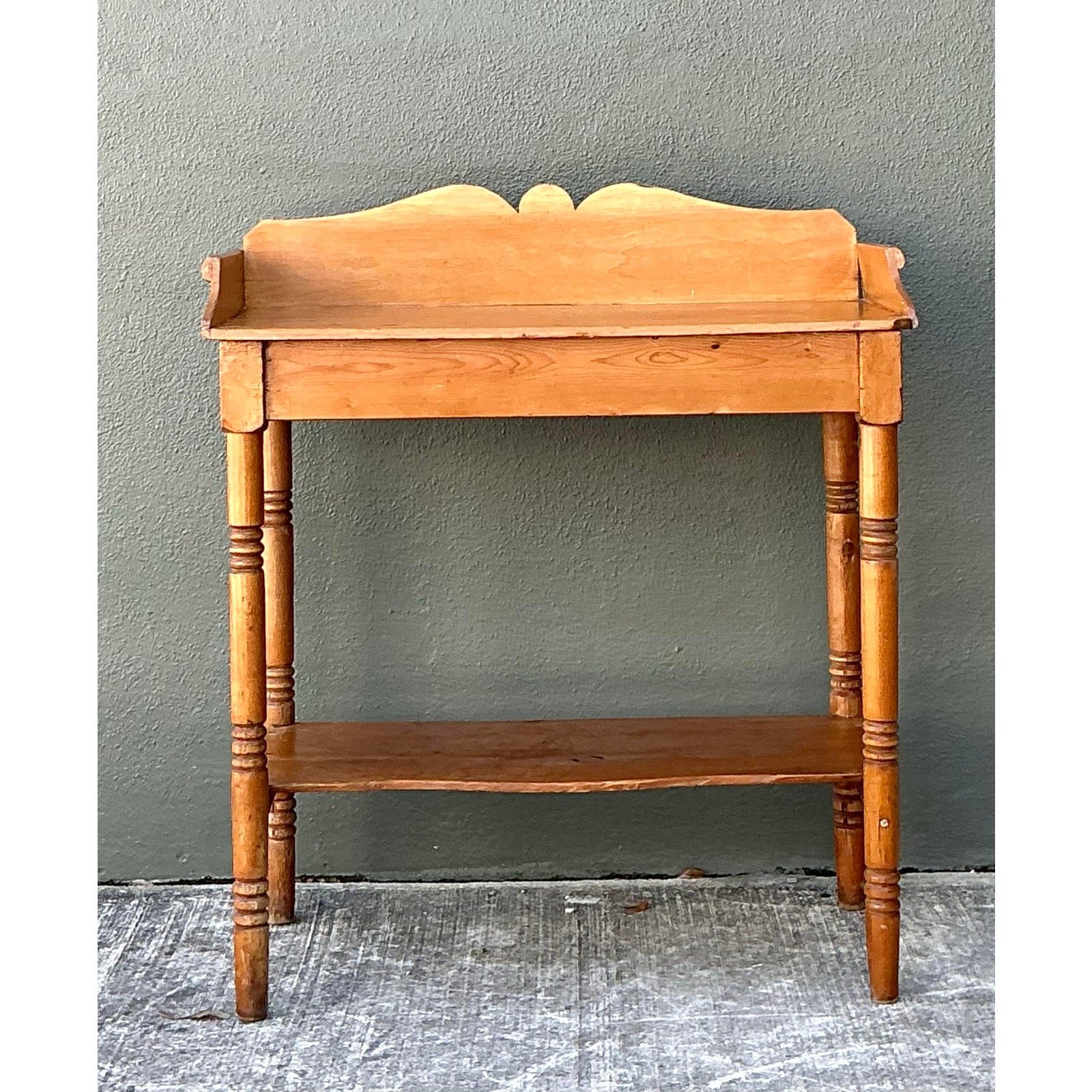 Vintage Turned Wood Pine Sideboard - Detail view