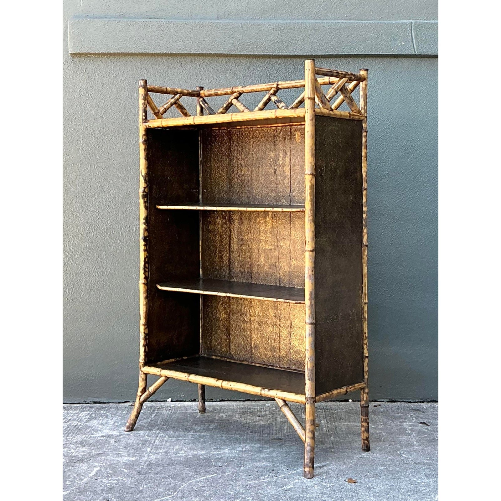 Vintage Tortoise Bamboo Etagere - Detail view