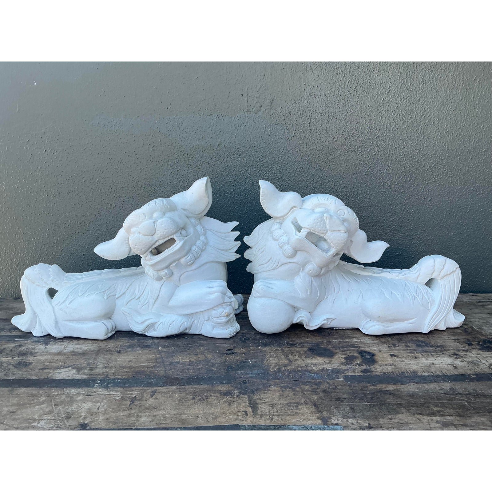 Vintage Cast Concrete Foo Dogs - Set of 2 - Detail view