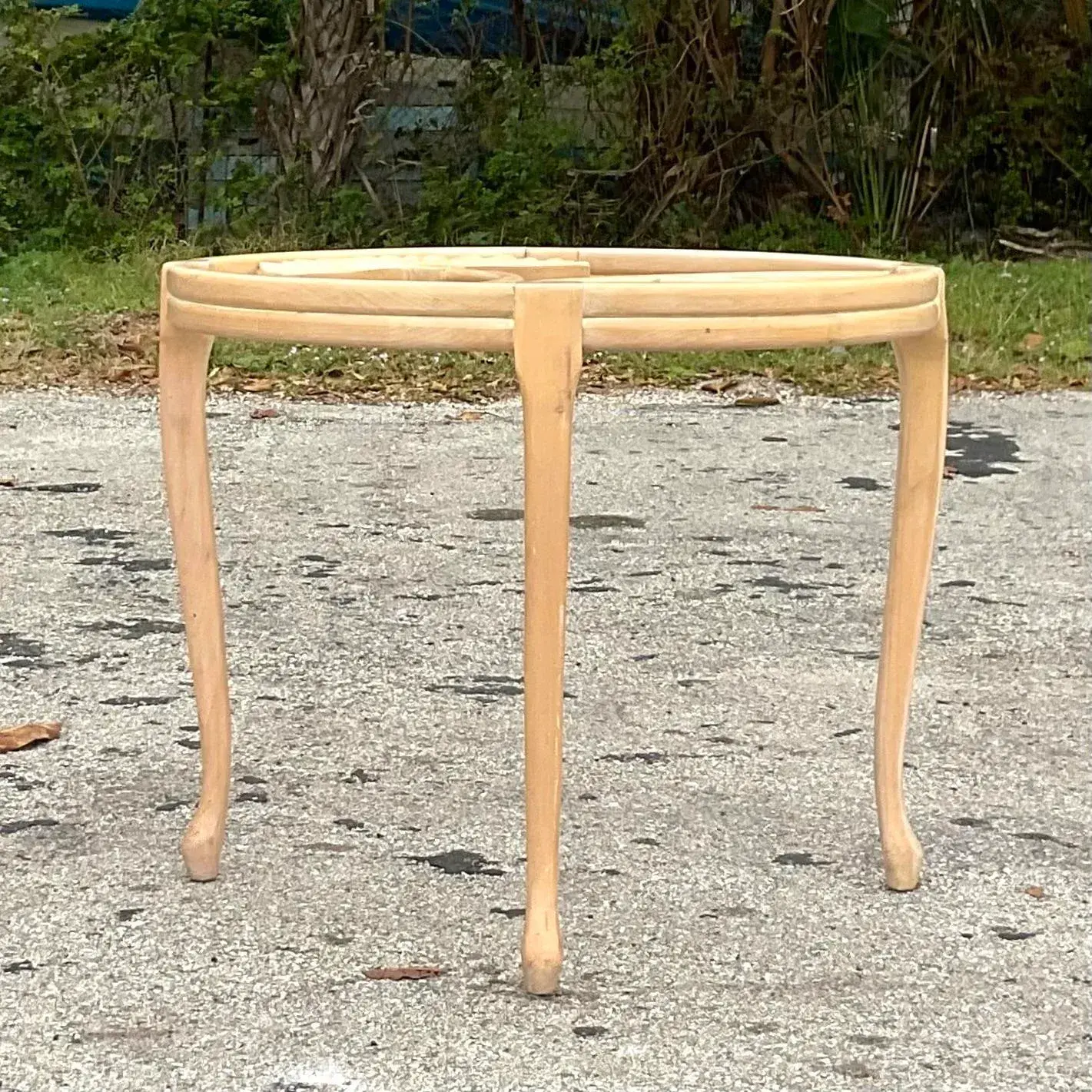 1990s Vintage Coastal Andre Originals Carved Lily Dining Table Pedestal - Back view