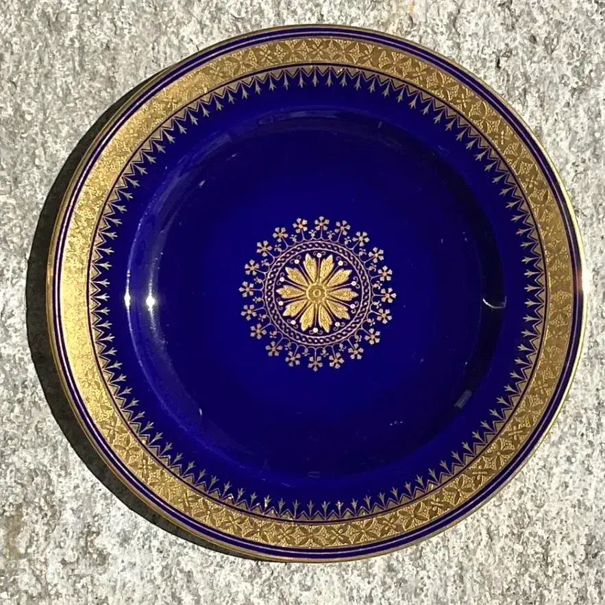 19th Century Minton Cobalt Dessert Plates - Set of 8 - Top view