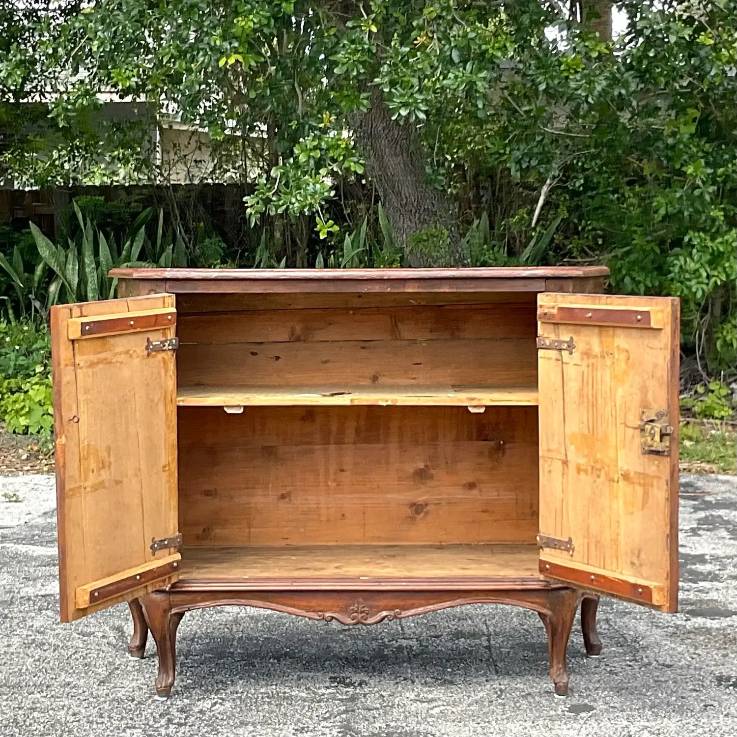 Early 20th Century Vintage Italian Carved Console Cabinet - Top view