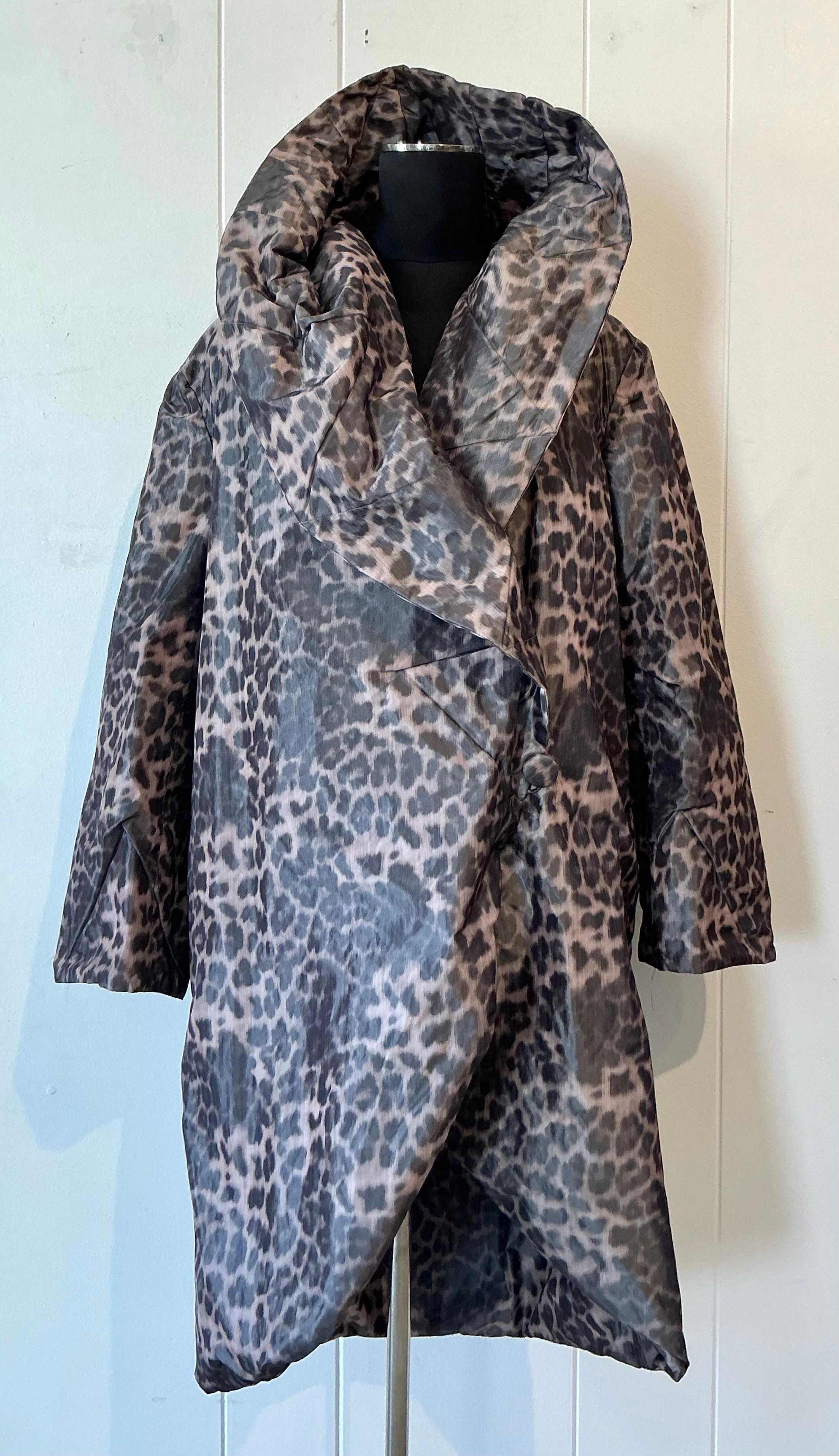 Vintage Boho Vicky Teil Hooded Leopard Print Coat - Top view