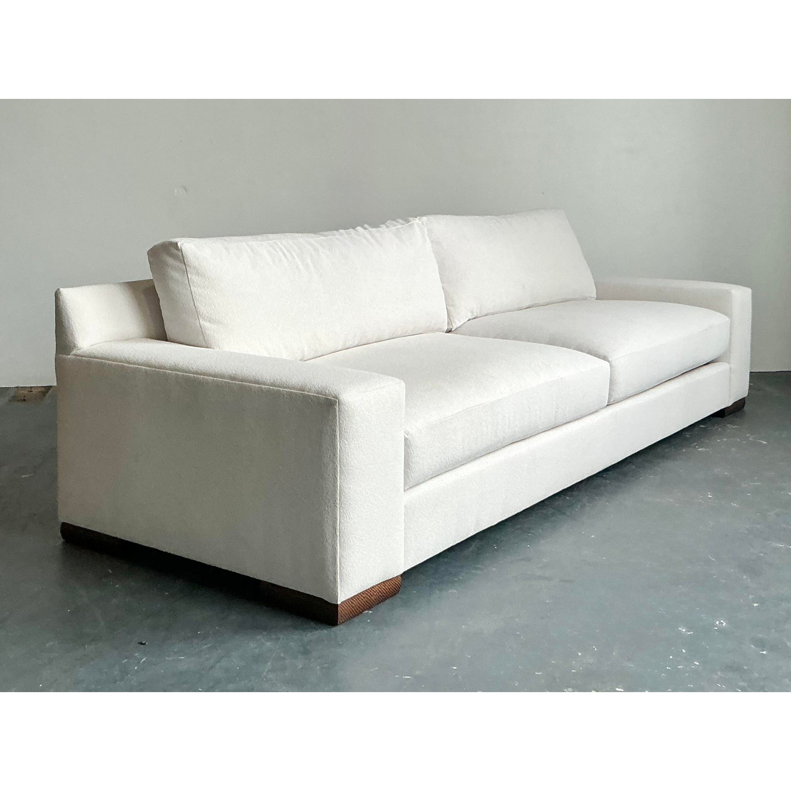 Hickory Chair Vintage Flat Arm Long Sofa - Detail view