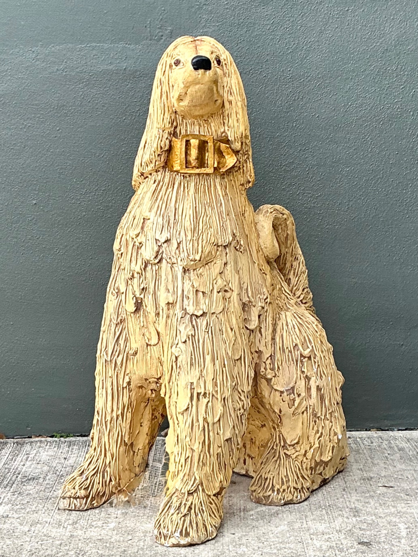 Vintage Ceramic Dog Sculpture - Detail view