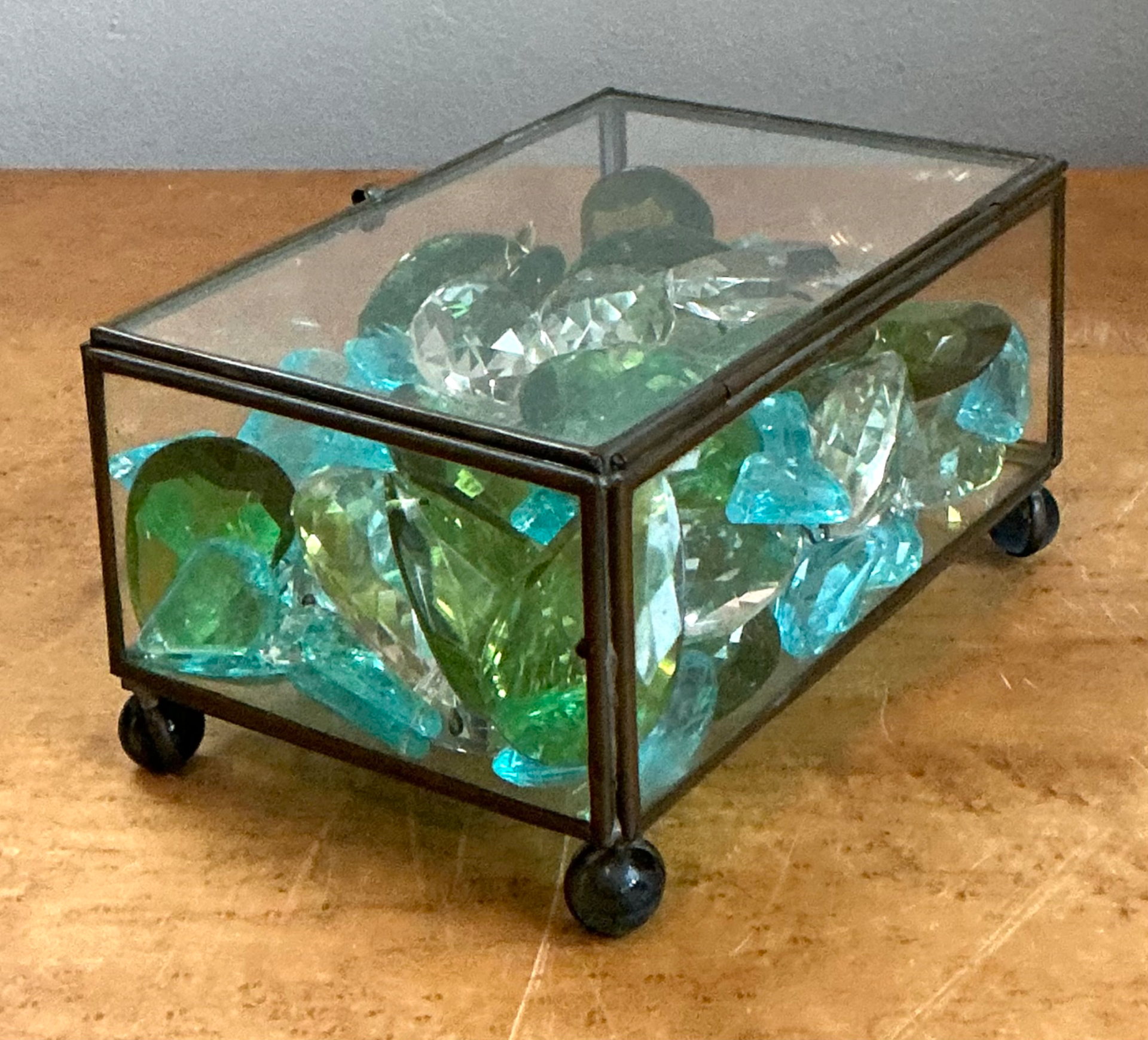 Retro Glass Display Box with Crystal And Resin Prisms - Detail view
