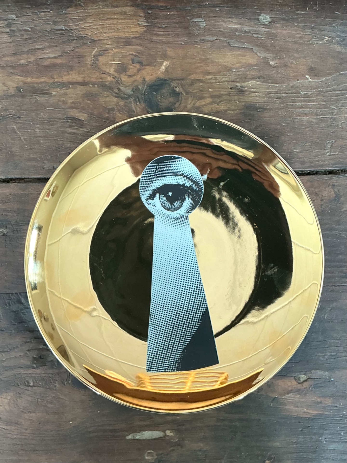 Fornasetti Italian Gold Eye Keyhole Plate - Side view