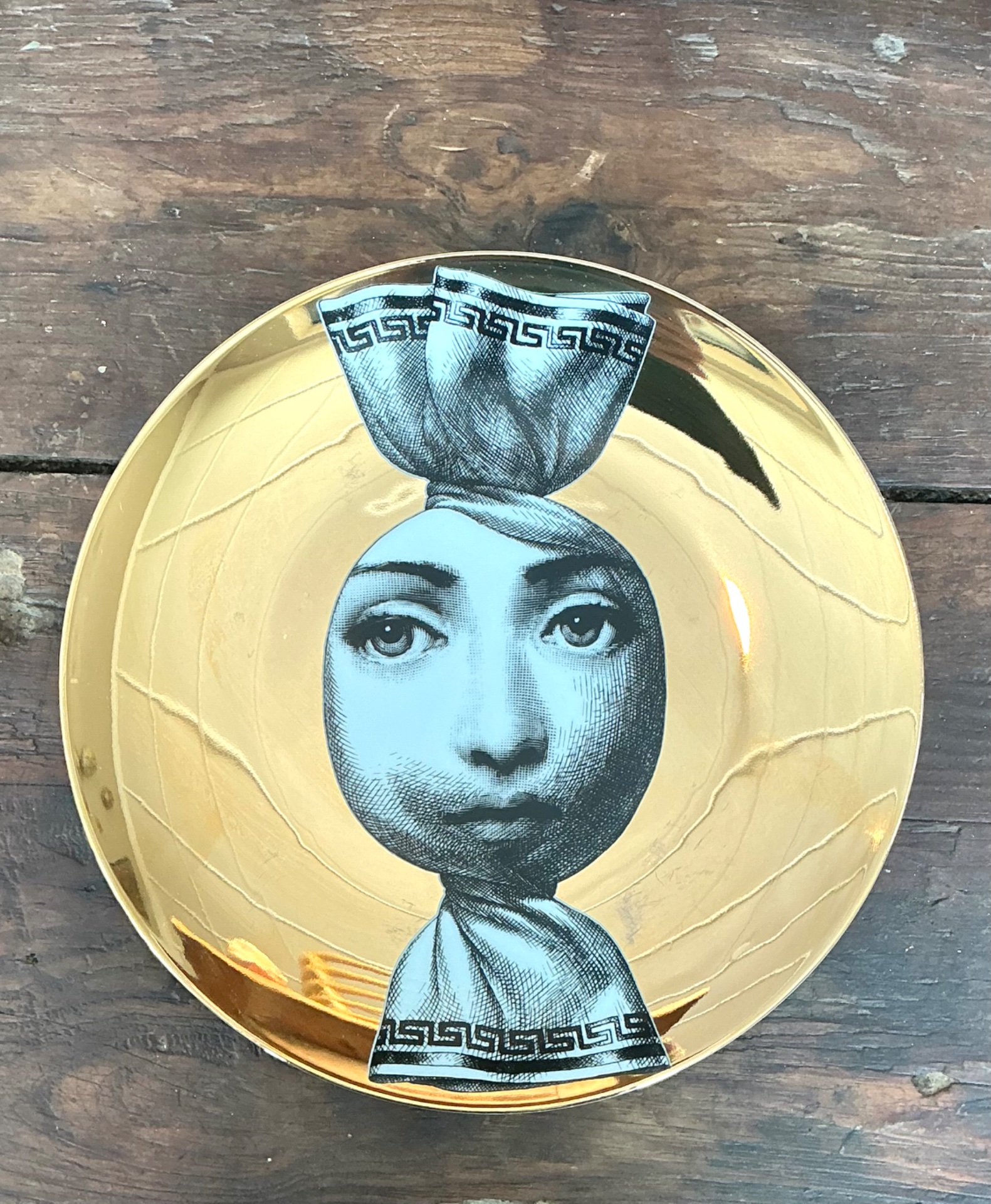 Fornasetti Italian Tema e Variazioni Plate - Detail view