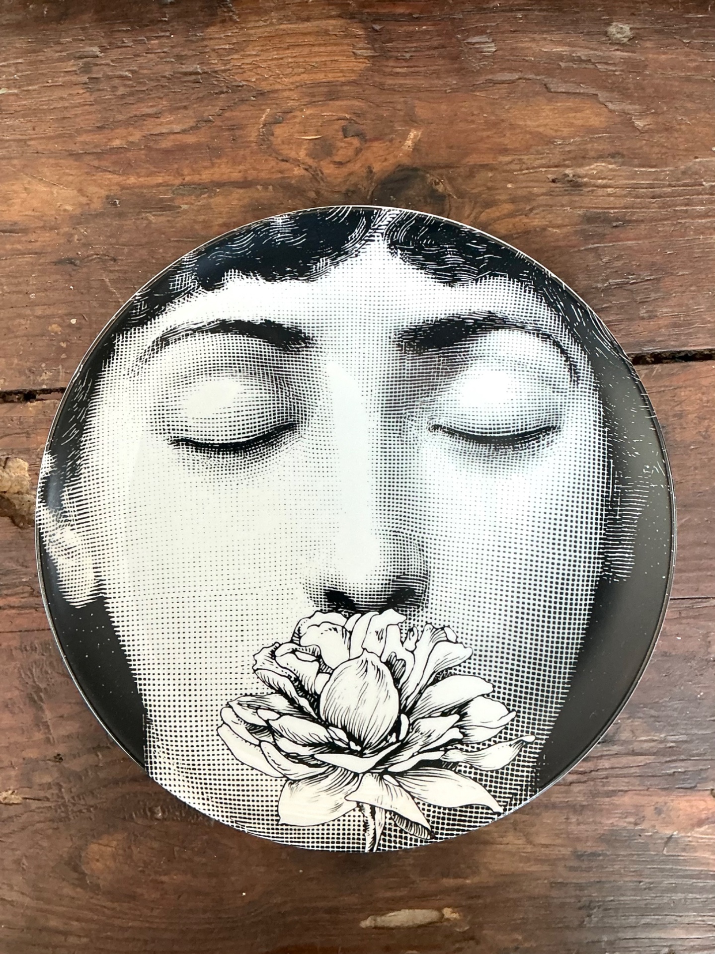 Fornasetti Italian Tema e Variazioni Plate - Detail view