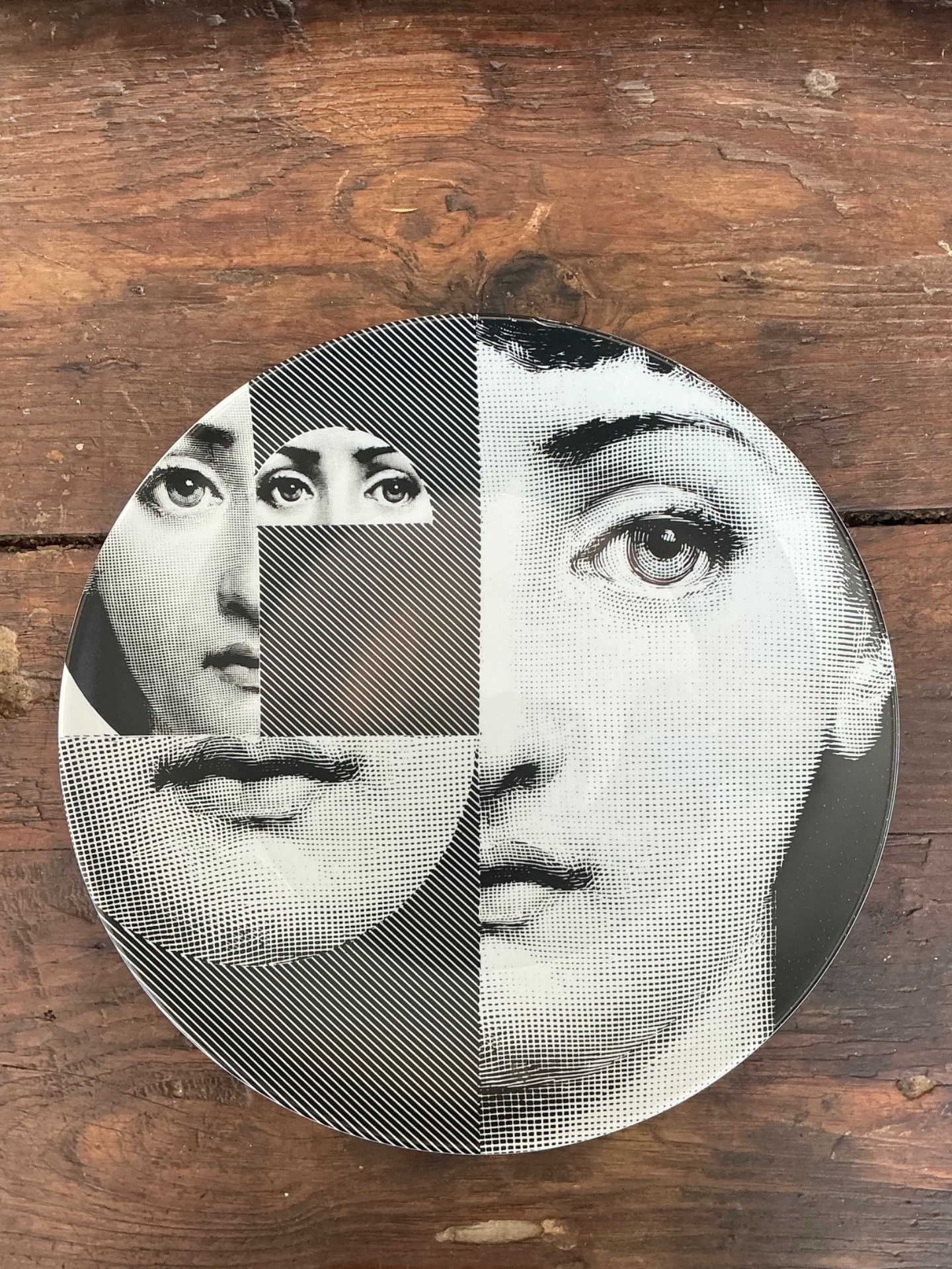 Fornasetti Italian Tema e Variazioni Plate - Detail view