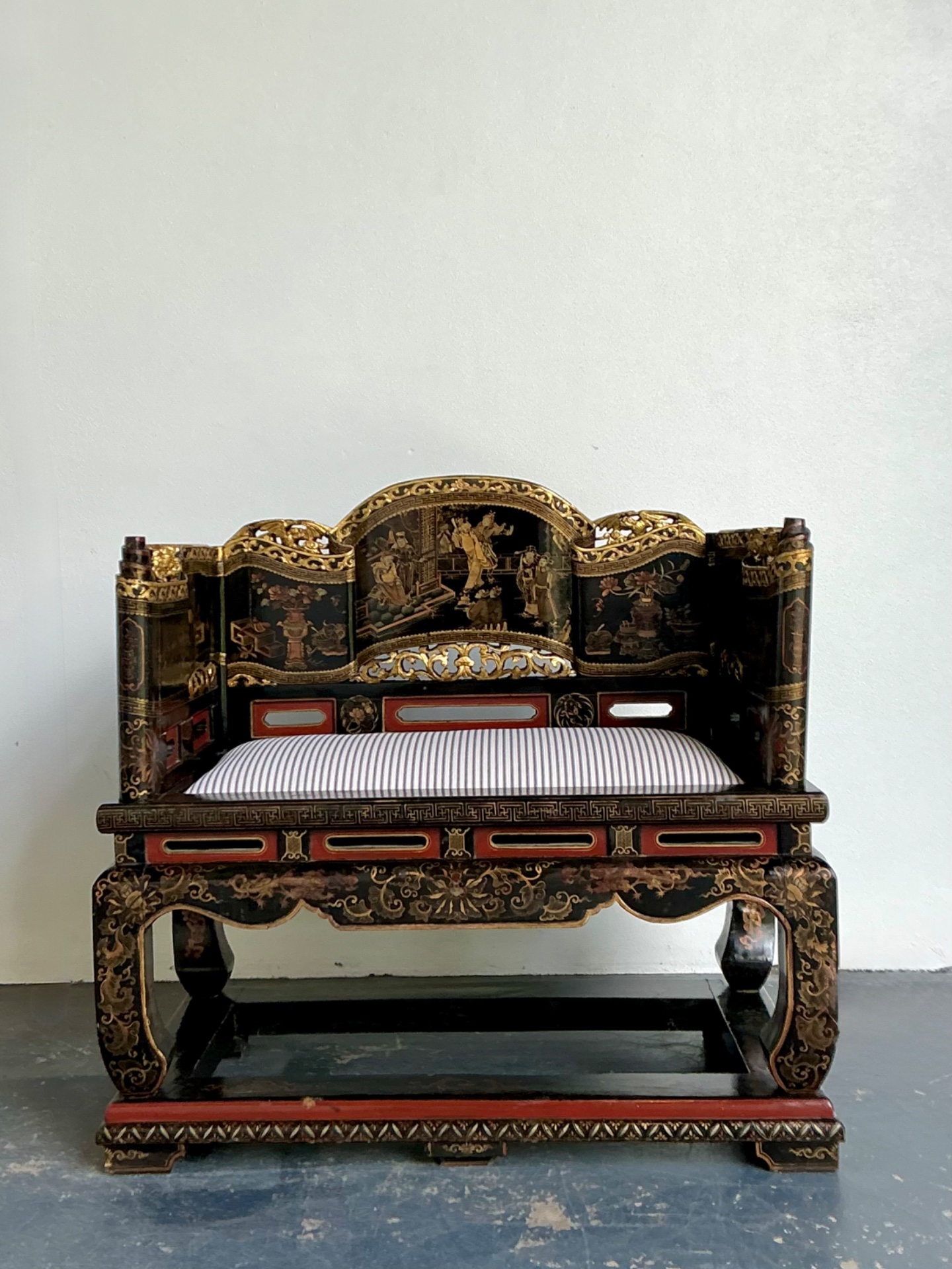 Vintage Chinese Lacquered Throne Chair - Top view