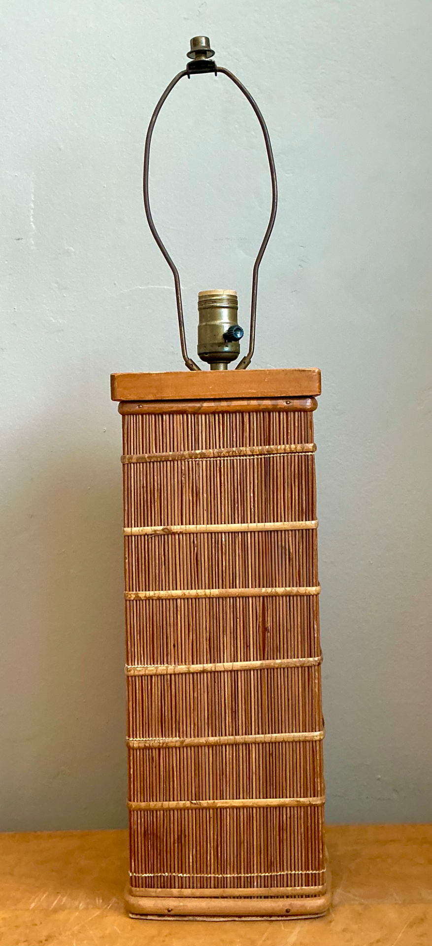 Vintage Rattan Table Lamp - Detail view