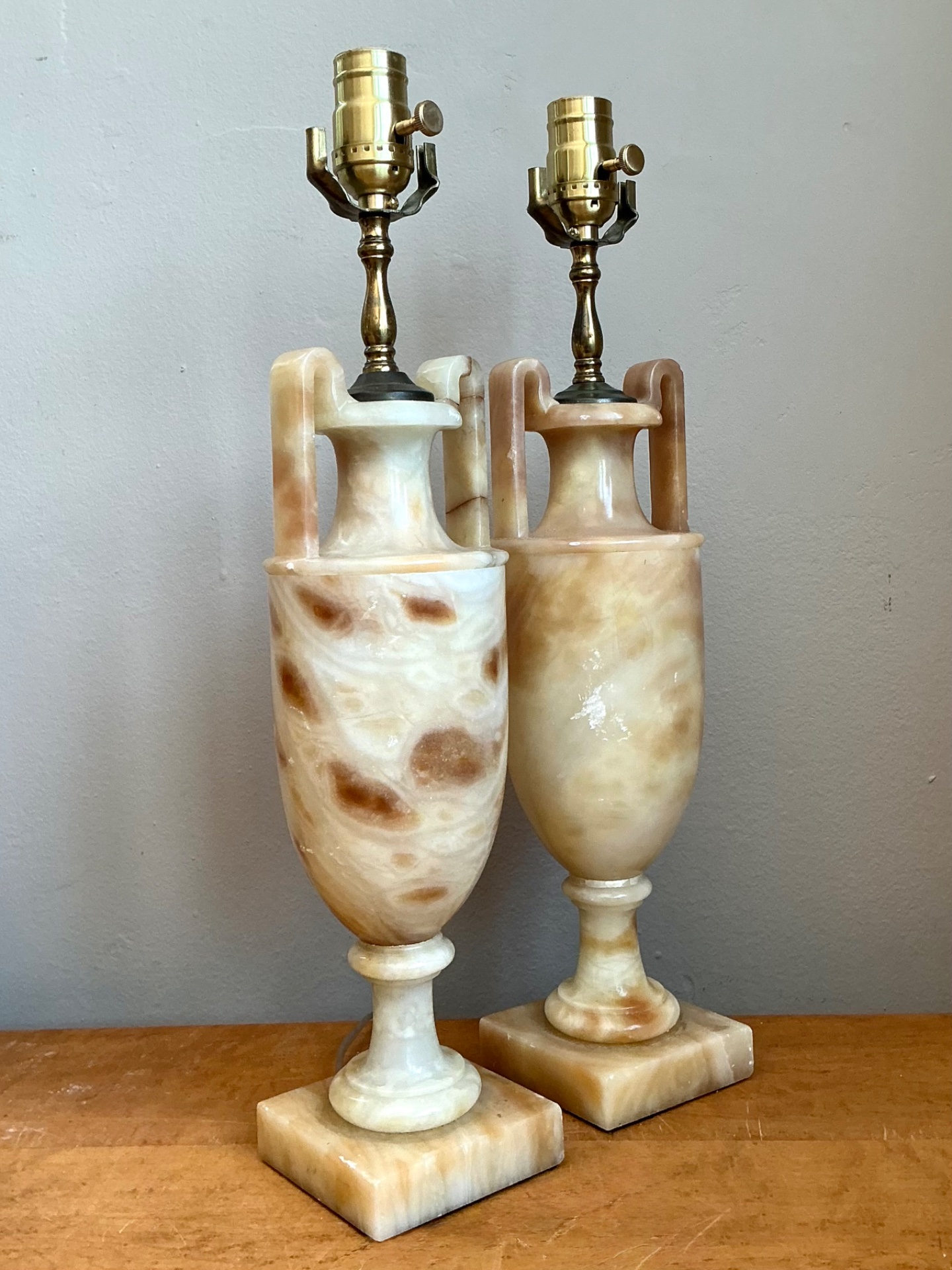 Vintage Onyx Urn Table Lamps - A Pair - Detail view