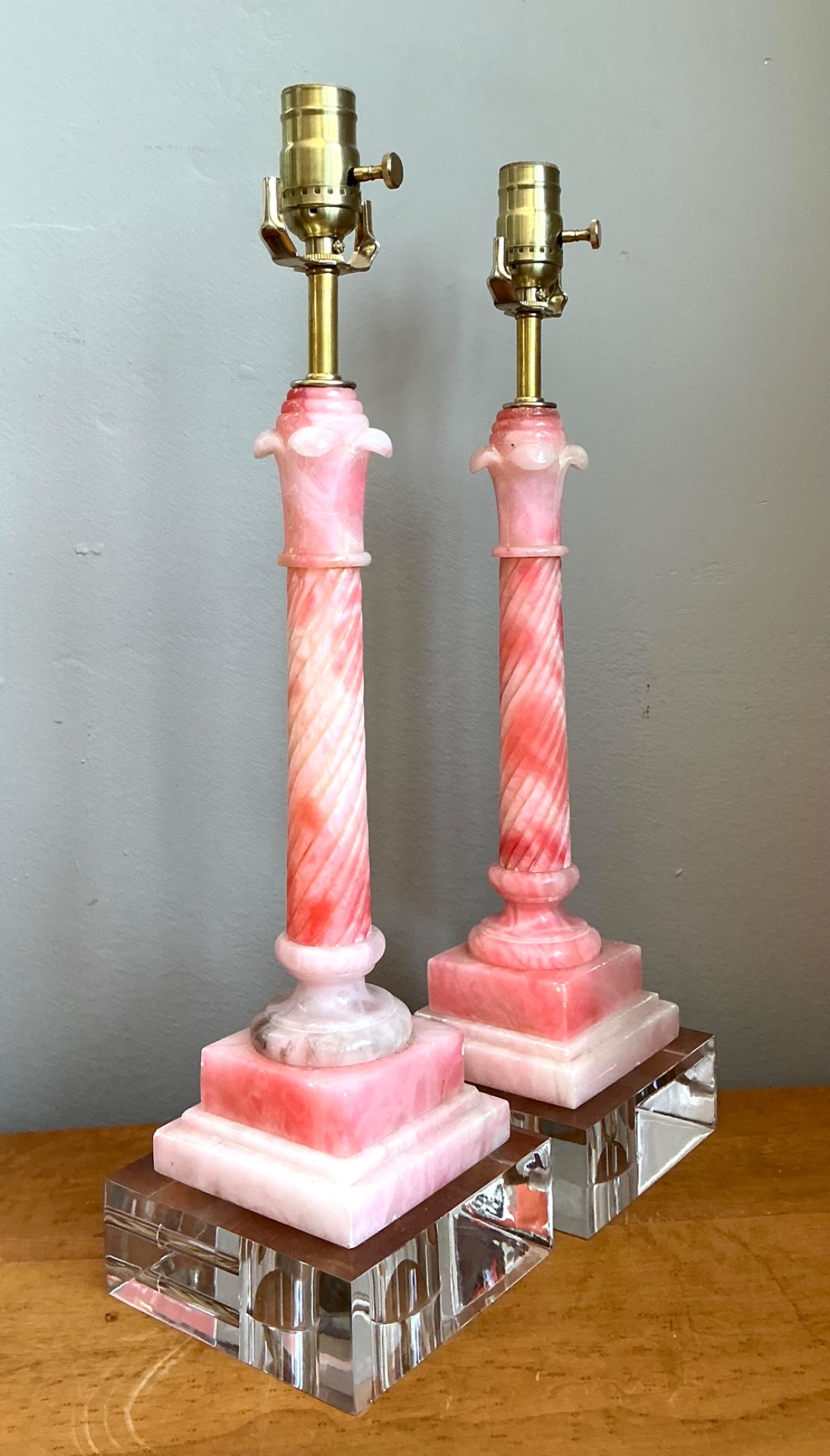 Vintage Pink Marble Column Lamps - A Pair - Detail view