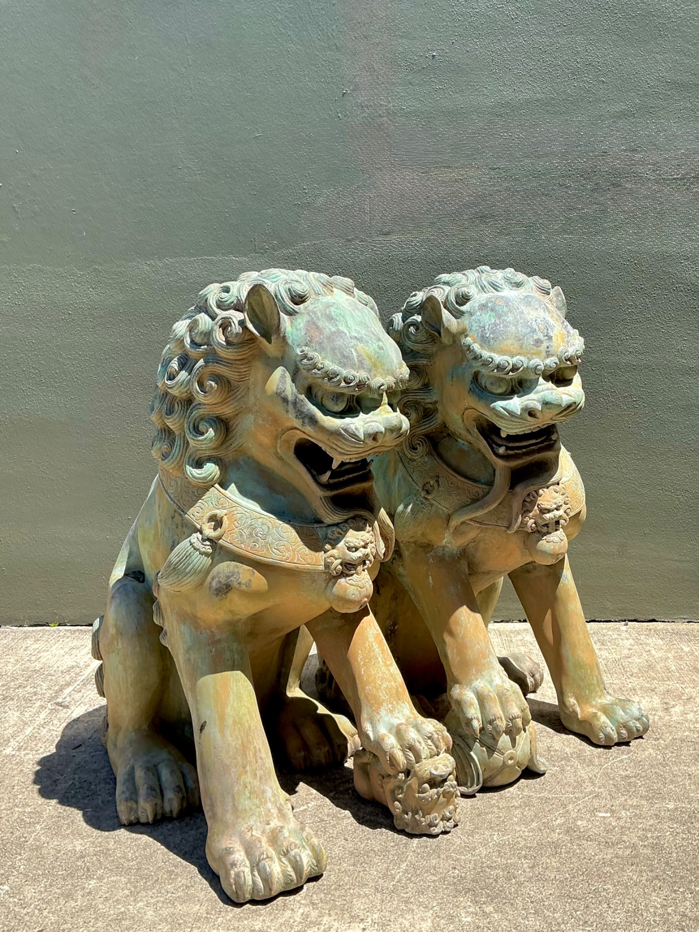 Vintage Asian Guardian Lion Statues - Top view