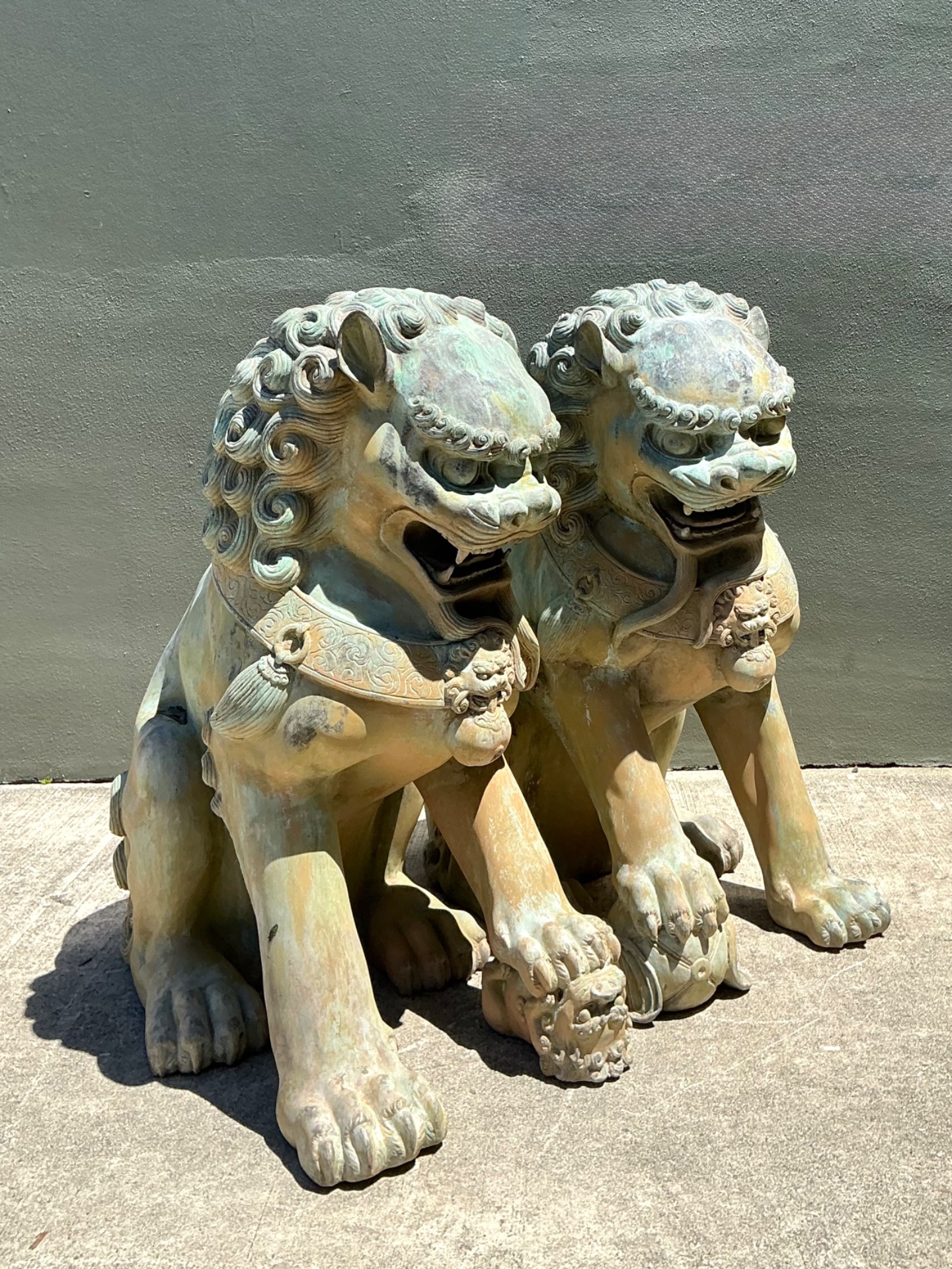 Vintage Asian Guardian Lion Statues - Detail view