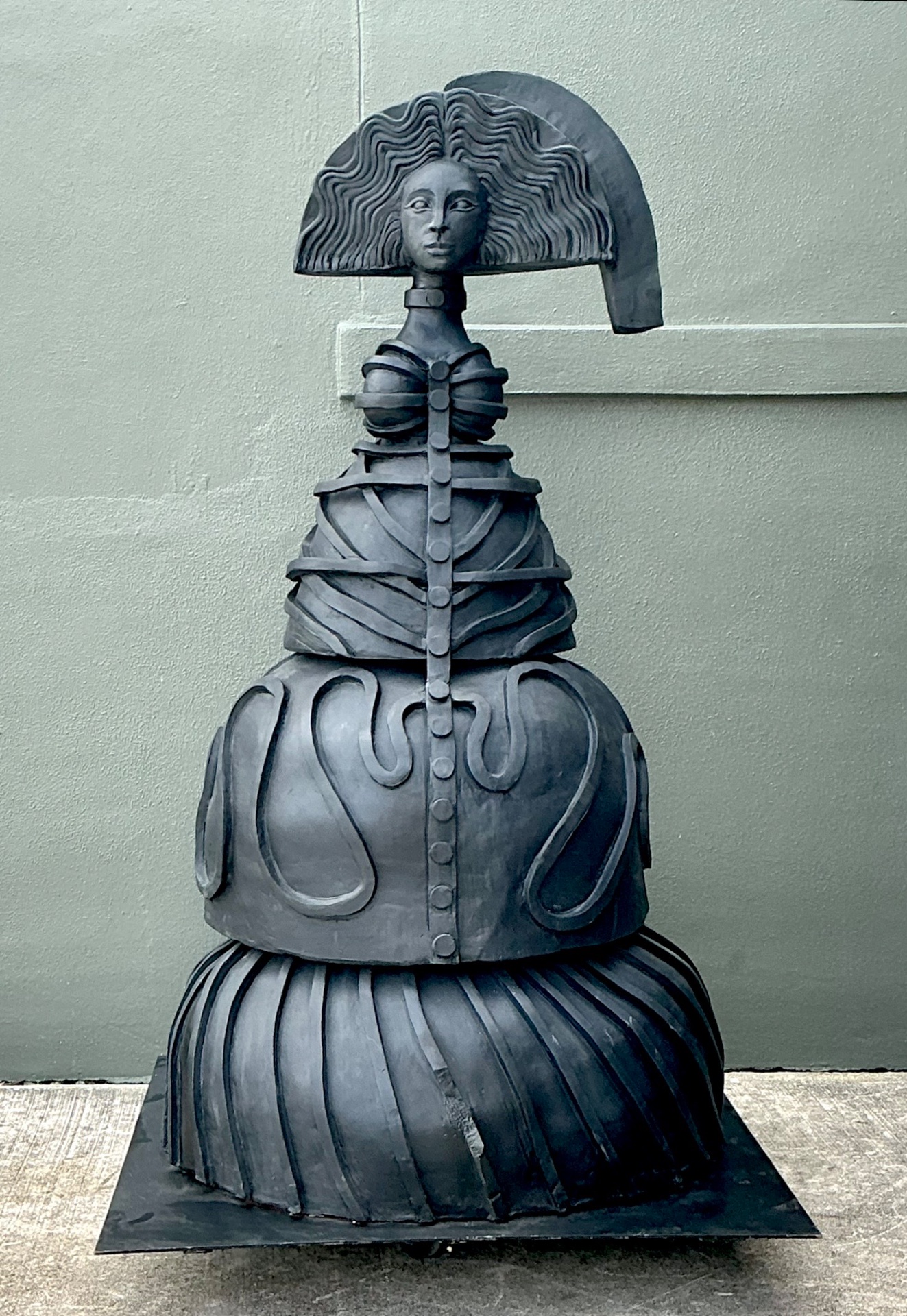 Vintage Terracotta Sculpture Of Woman - Detail view