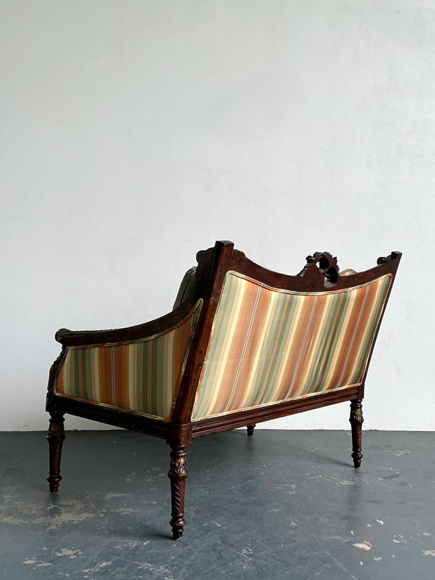 Vintage Louis XVI Carved Canape Settee - Detail view
