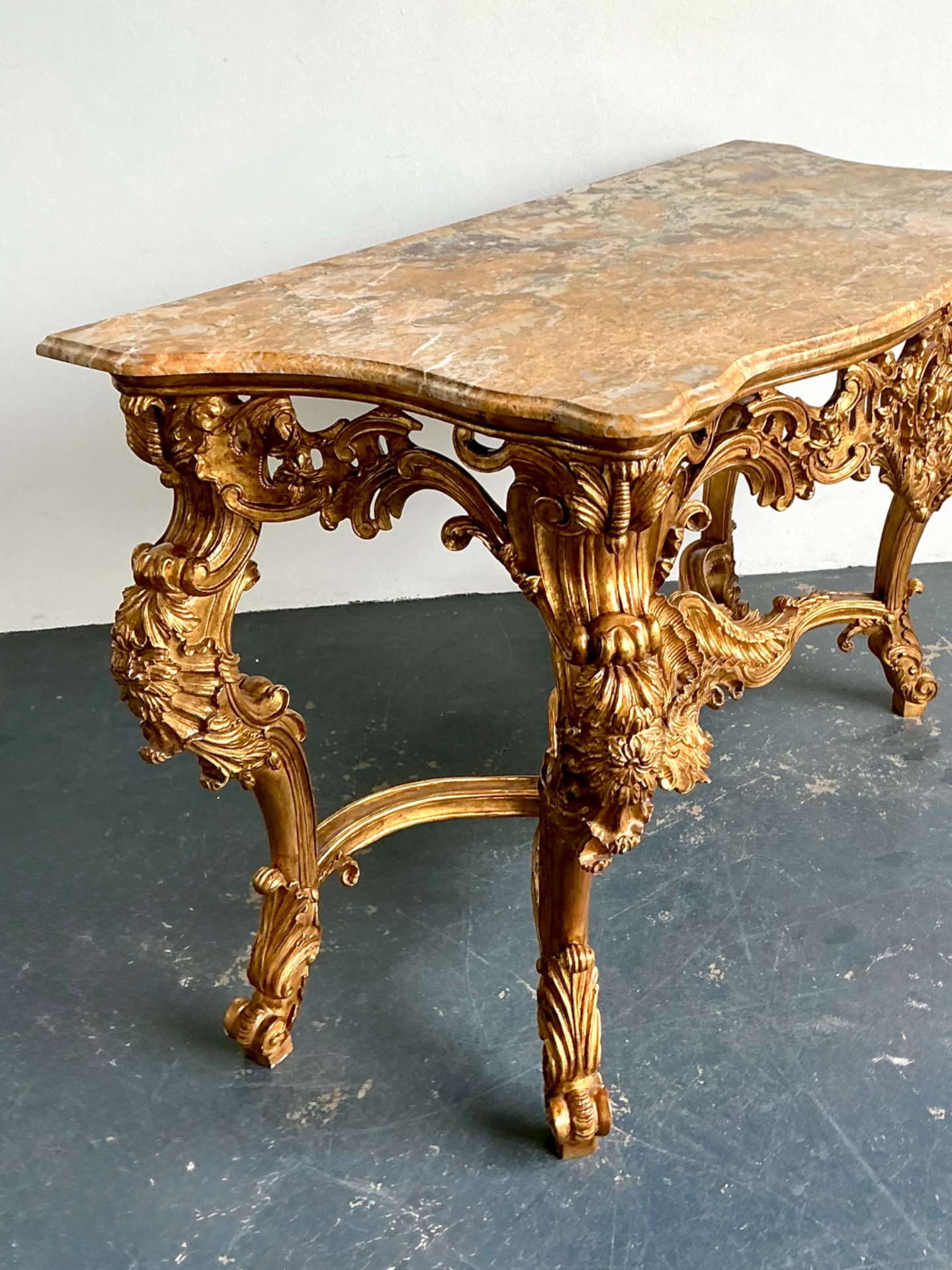 Antique Rococo Giltwood Console with Marble Top - Detail view