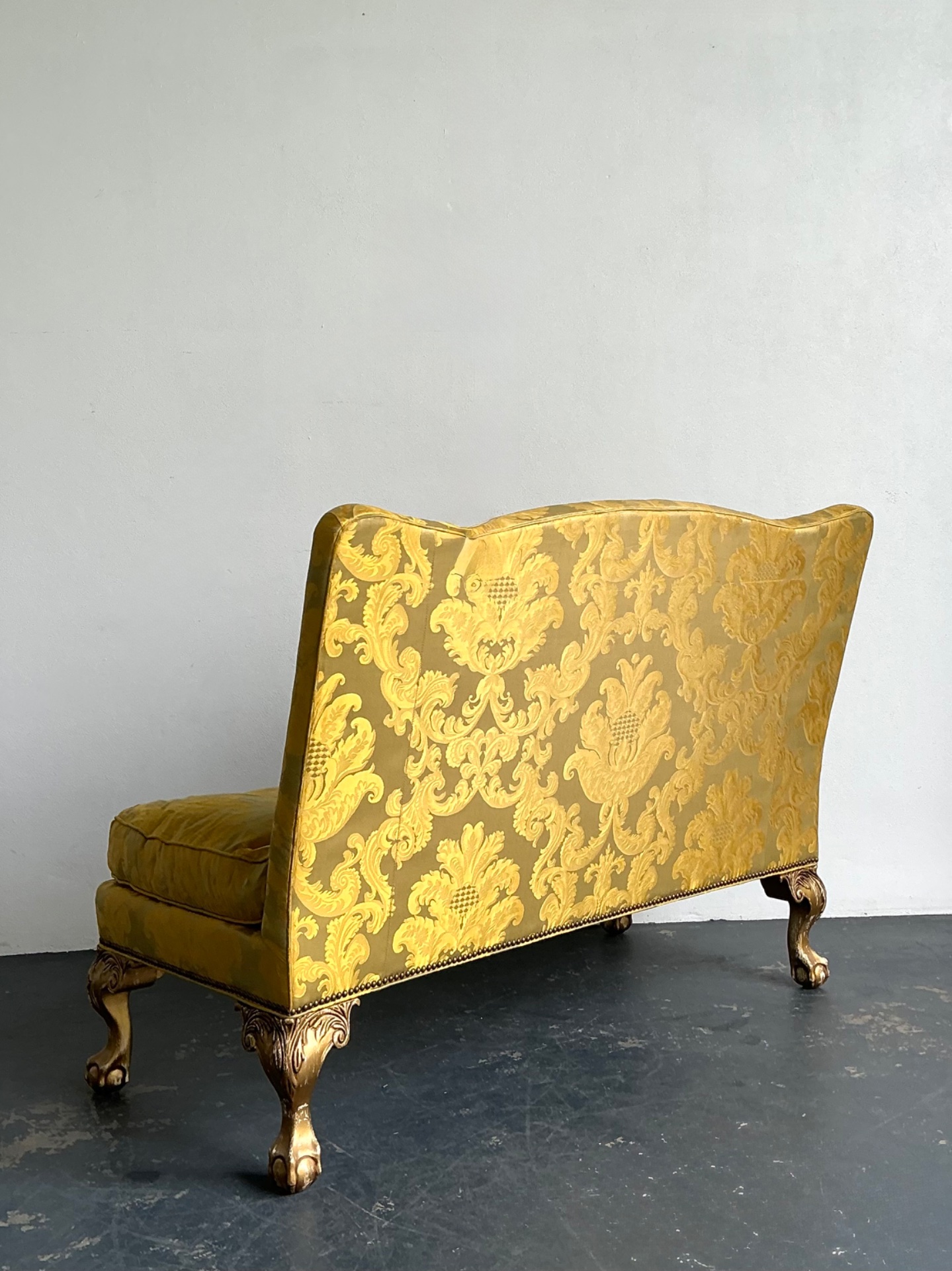 Vintage Lillian August Fleur De Lys Banquette Sofa - Detail view
