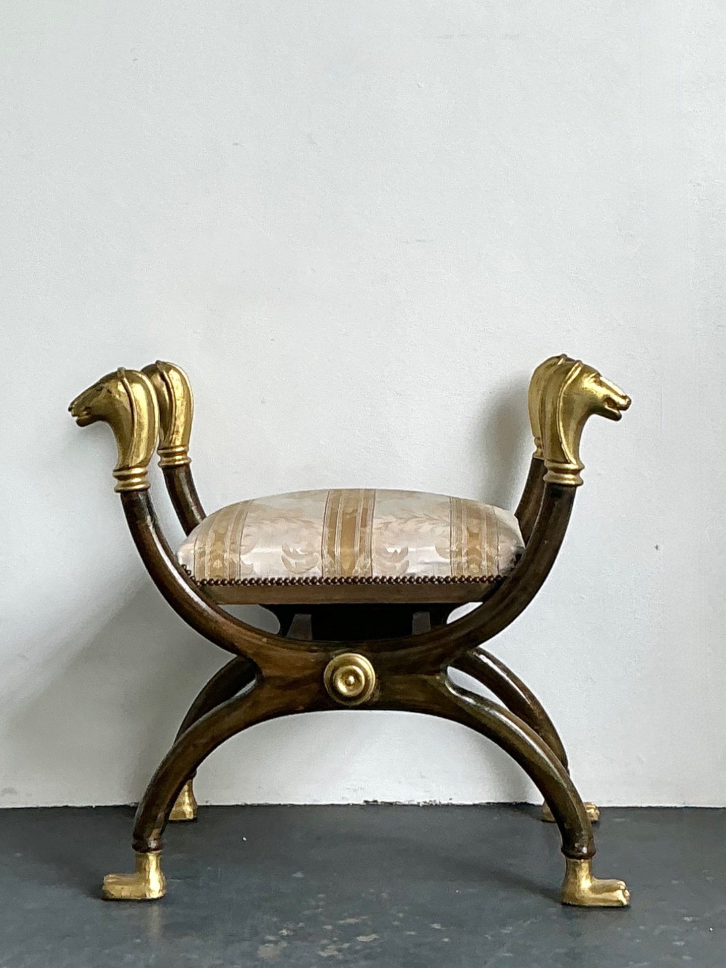 Vintage Egyptian Revival Gilt Ram’s Head Curule Seat - Detail view