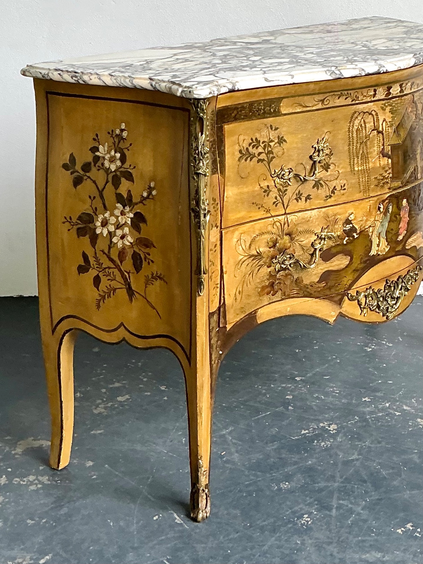 Antique Italian Chinoiserie Style Commode - Detail view
