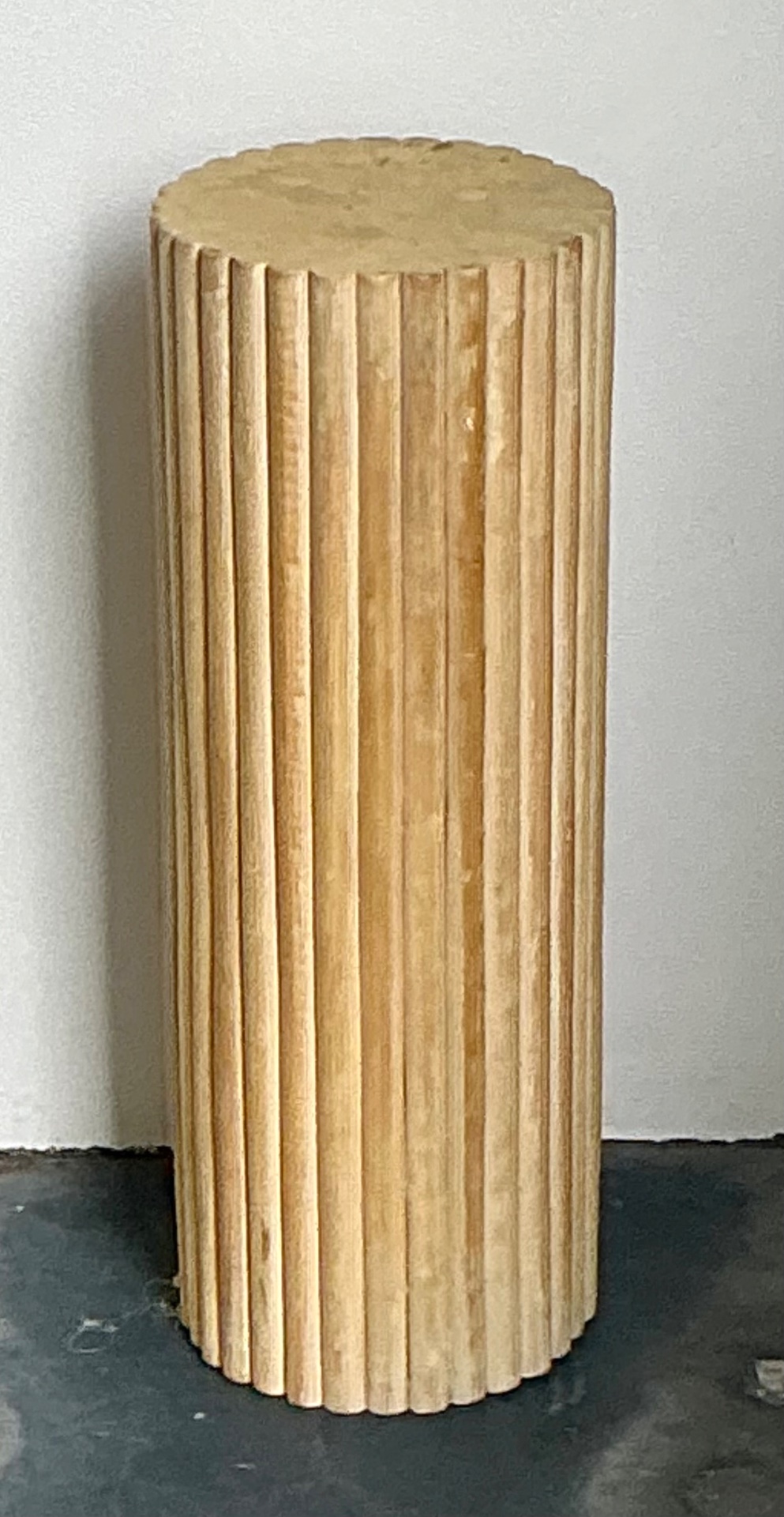 Vintage Ribbed Wood And Rattan Medium Pedestal - Detail view