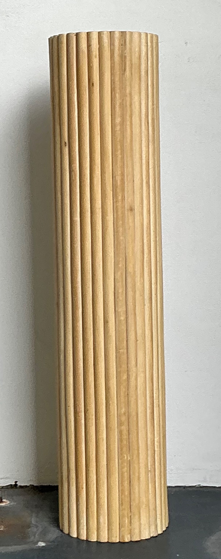 Vintage Ribbed Wood And Rattan Large Pedestal - Top view
