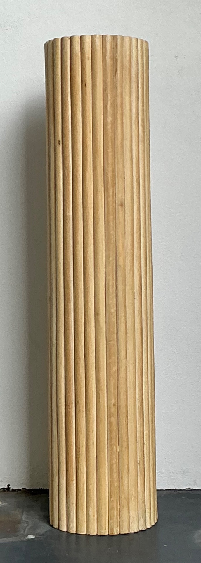Vintage Ribbed Wood And Rattan Large Pedestal - Detail view