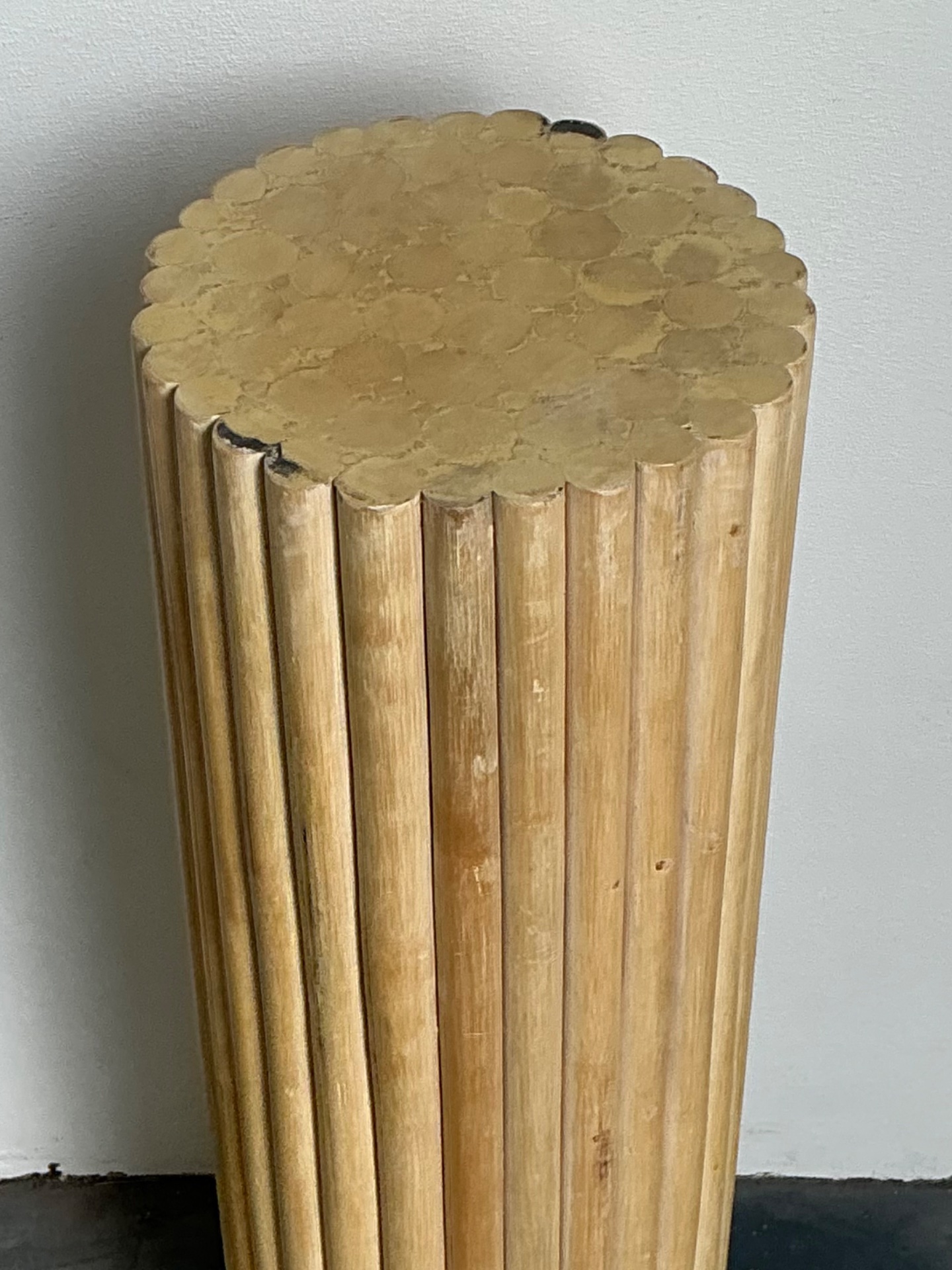 Vintage Ribbed Wood And Rattan Small Pedestal - Back view