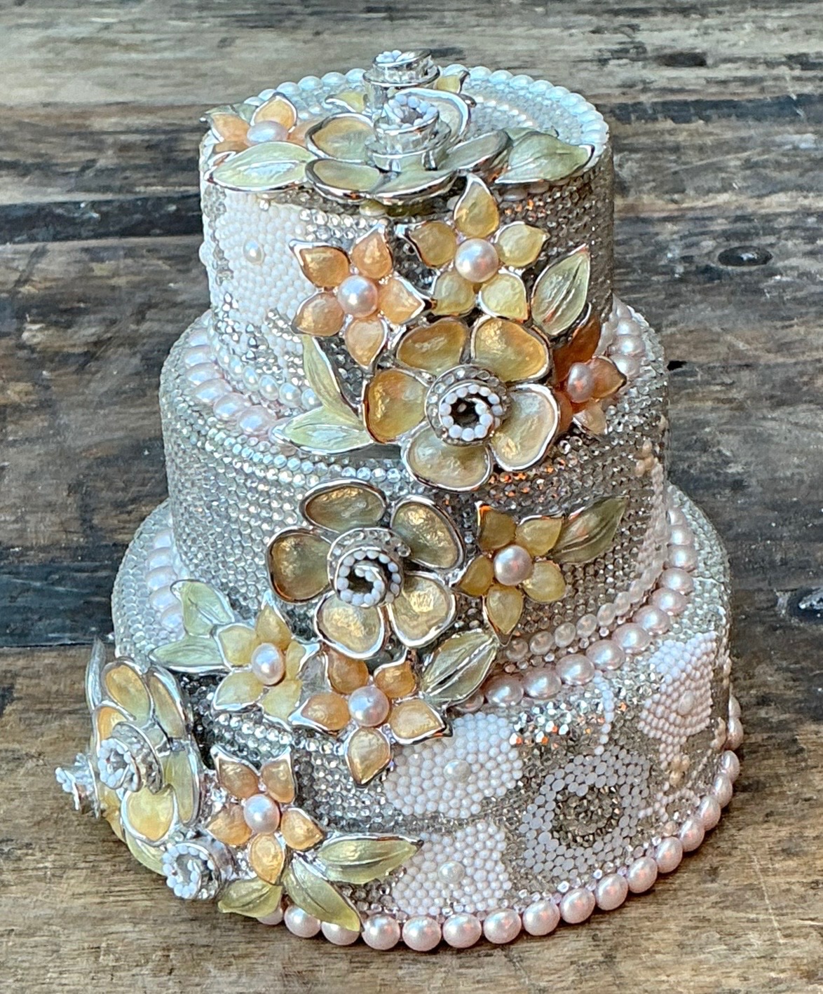 Vintage Judith Leiber Wedding Cake Crystal Clutch - Detail view