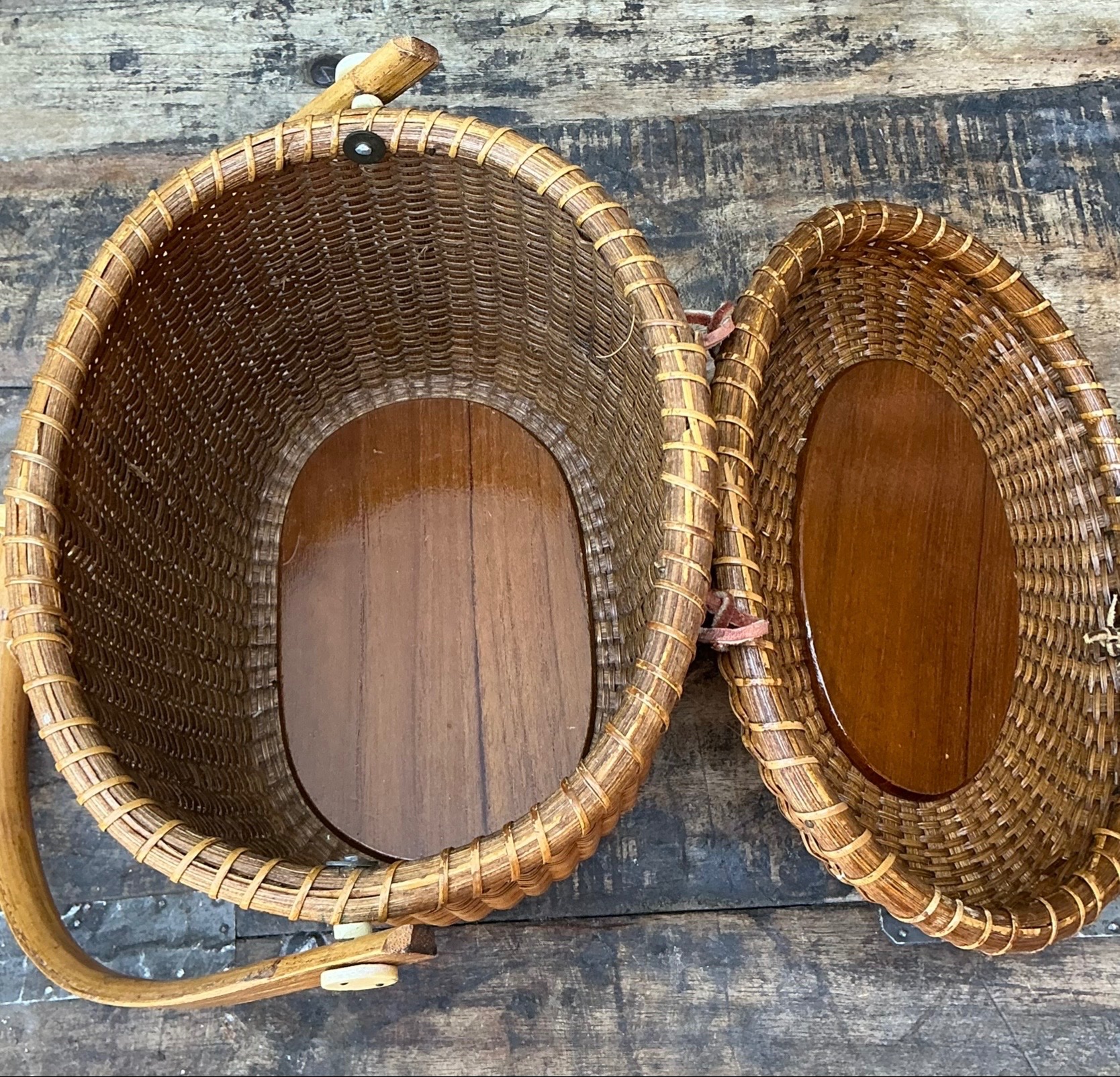 Vintage 1978 Woven Rattan Nantucket Duck Bag - Back view
