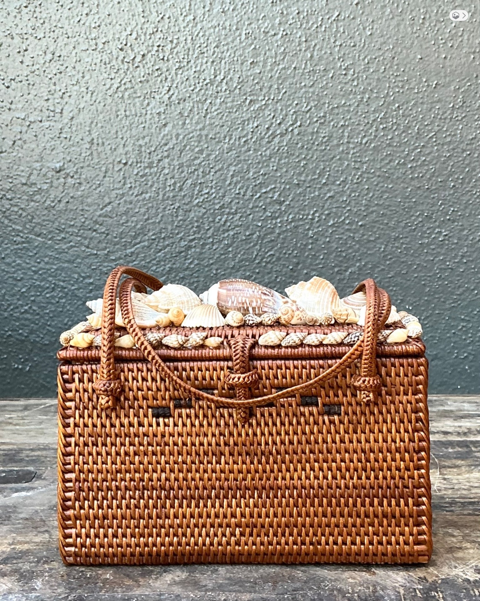 Vintage Woven Rattan and Shells Handbag - Detail view