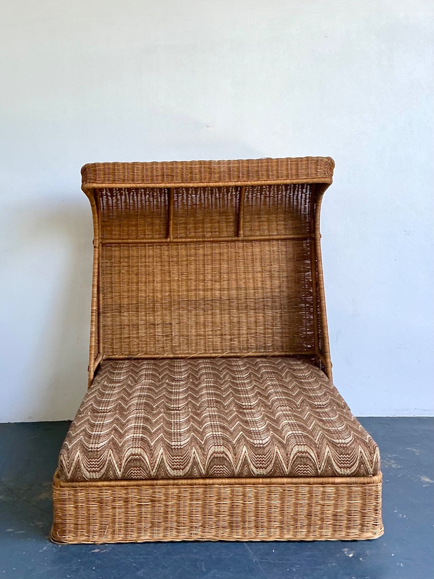 Vintage Rattan Canopy Daybed - Detail view