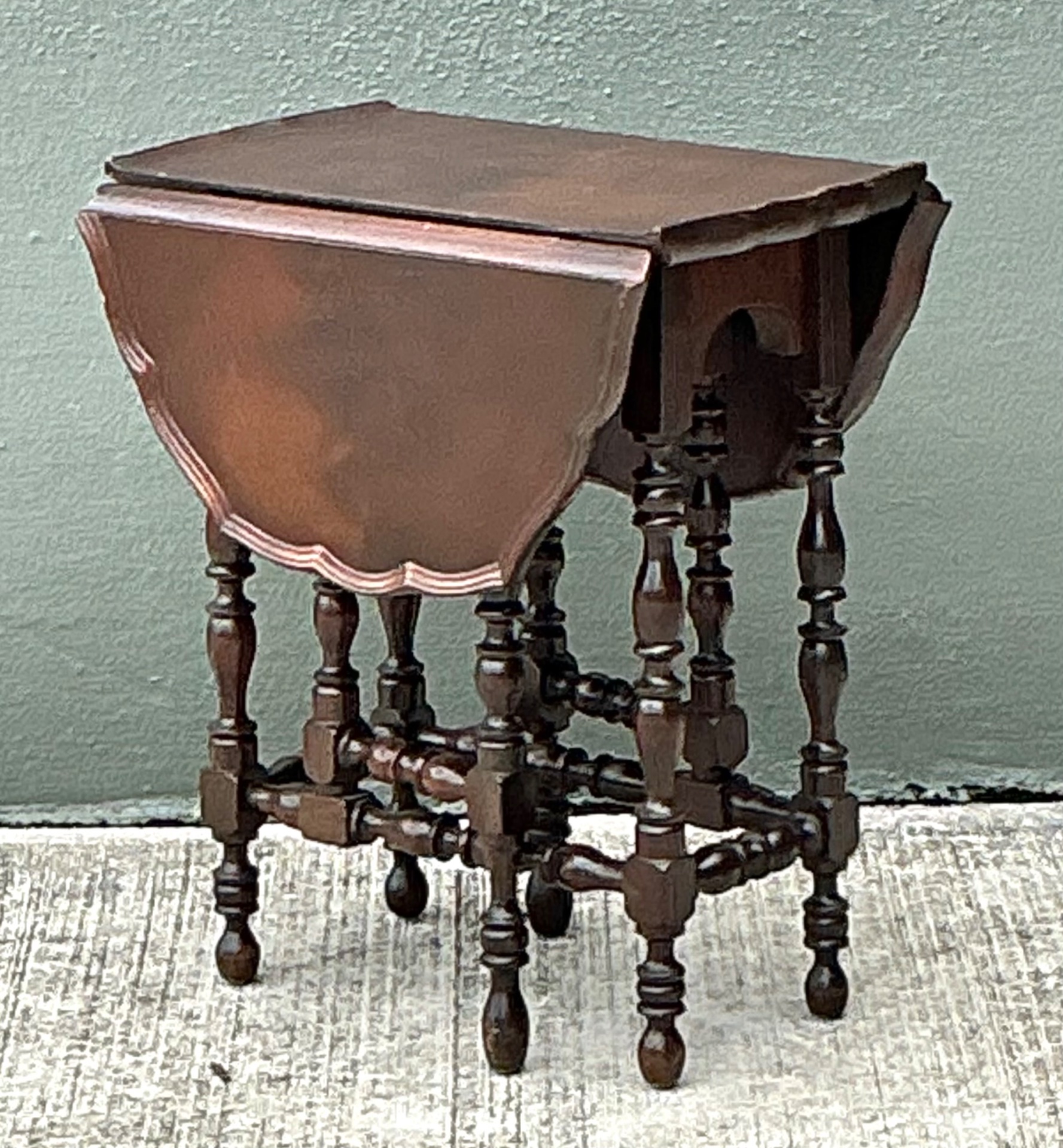 Vintage Turned Leg Drop Leaf Table - Top view