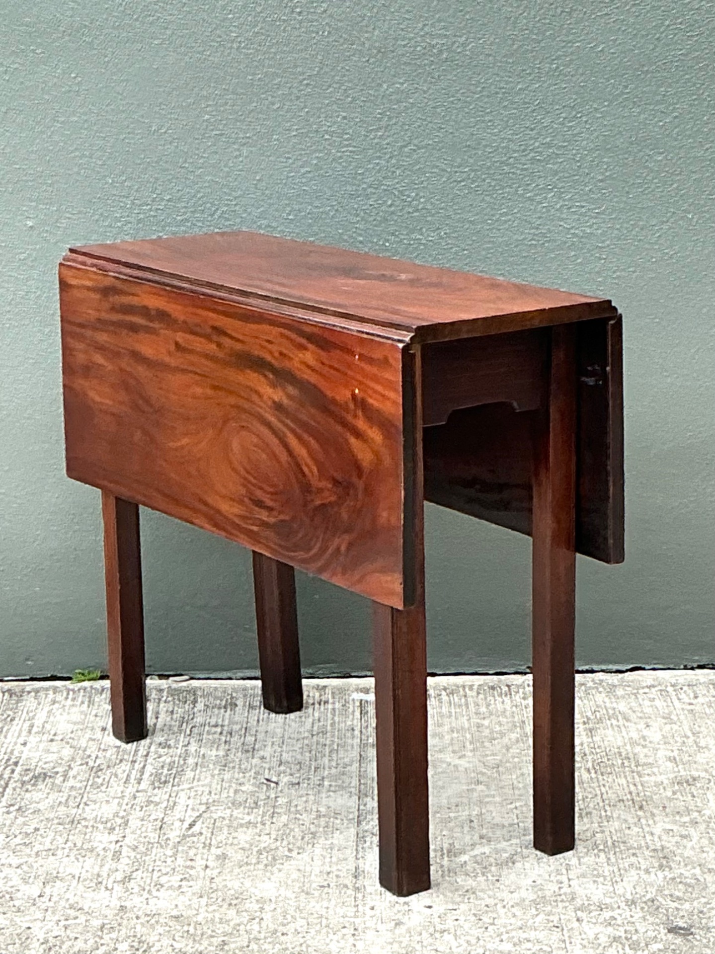 Vintage Mahogany Drop Leaf Table - Top view