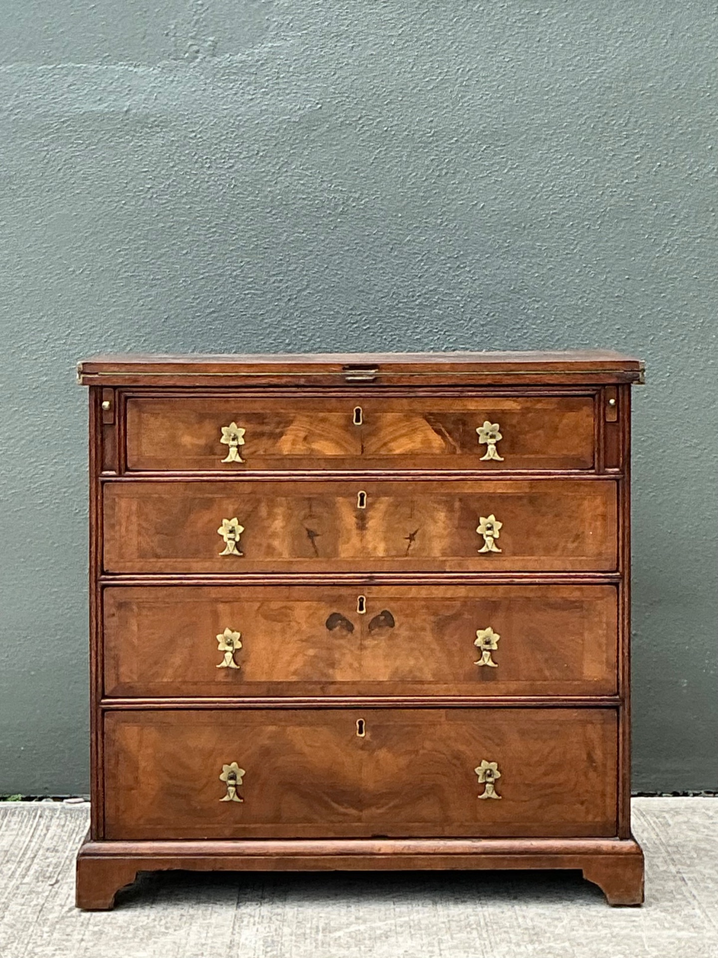 Vintage George 1st Flip Top Bachelors Chest - Side view