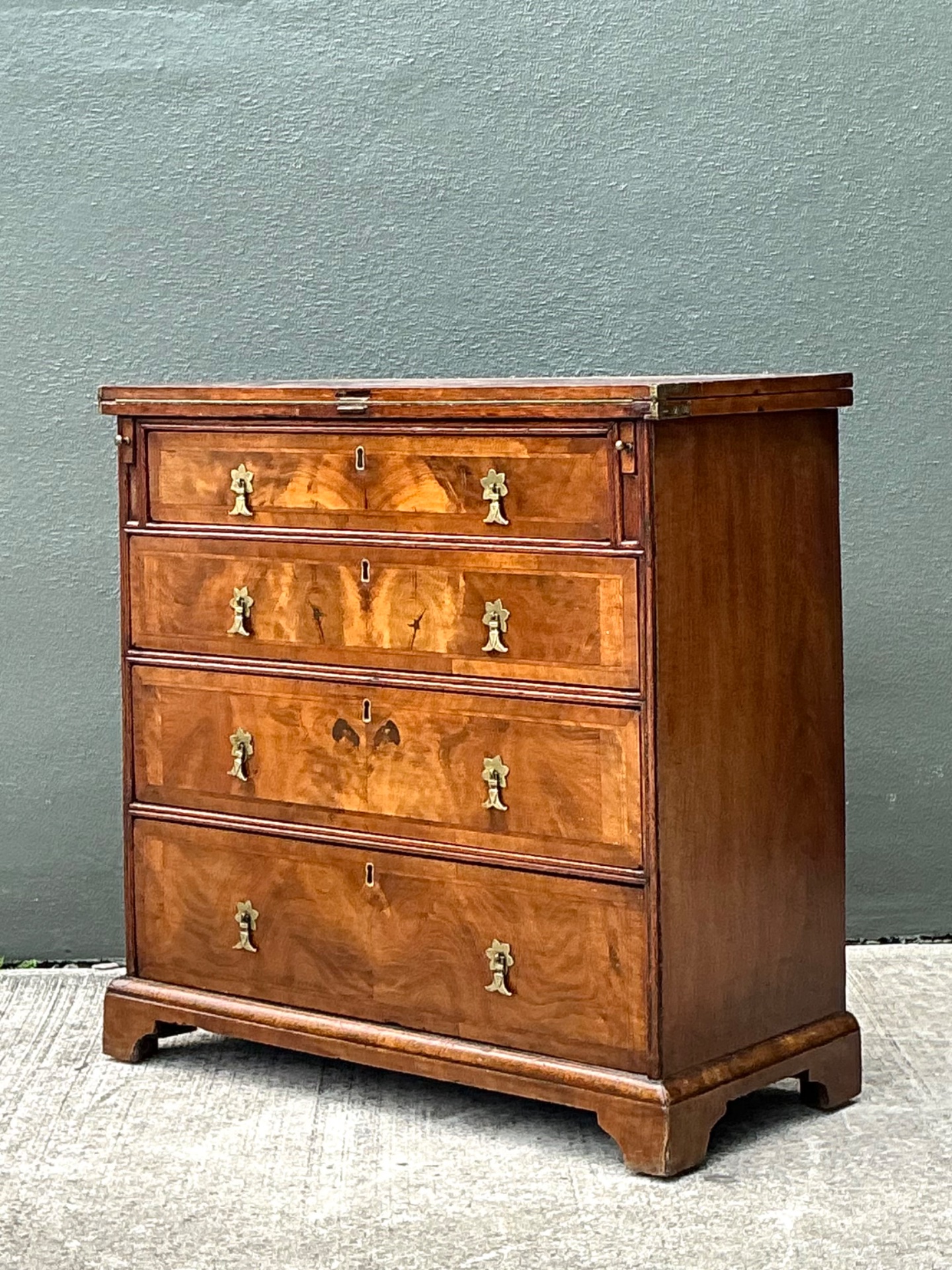 Vintage George 1st Flip Top Bachelors Chest - Top view